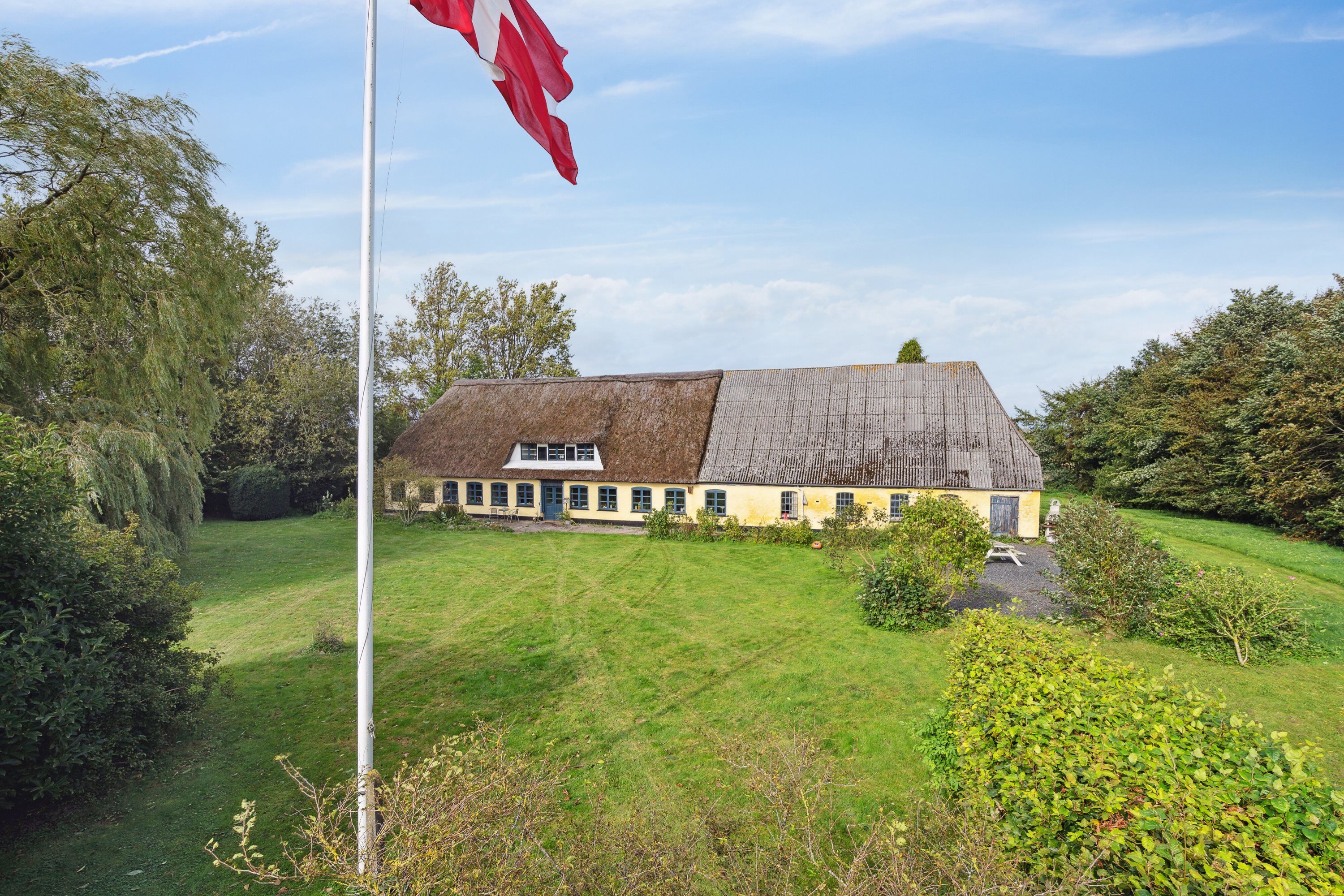 Fremhævet set fra haven billede i fuldskærmstilstand. Billede af Over Blåkrog 1, Varnæs, 6200 Aabenraa