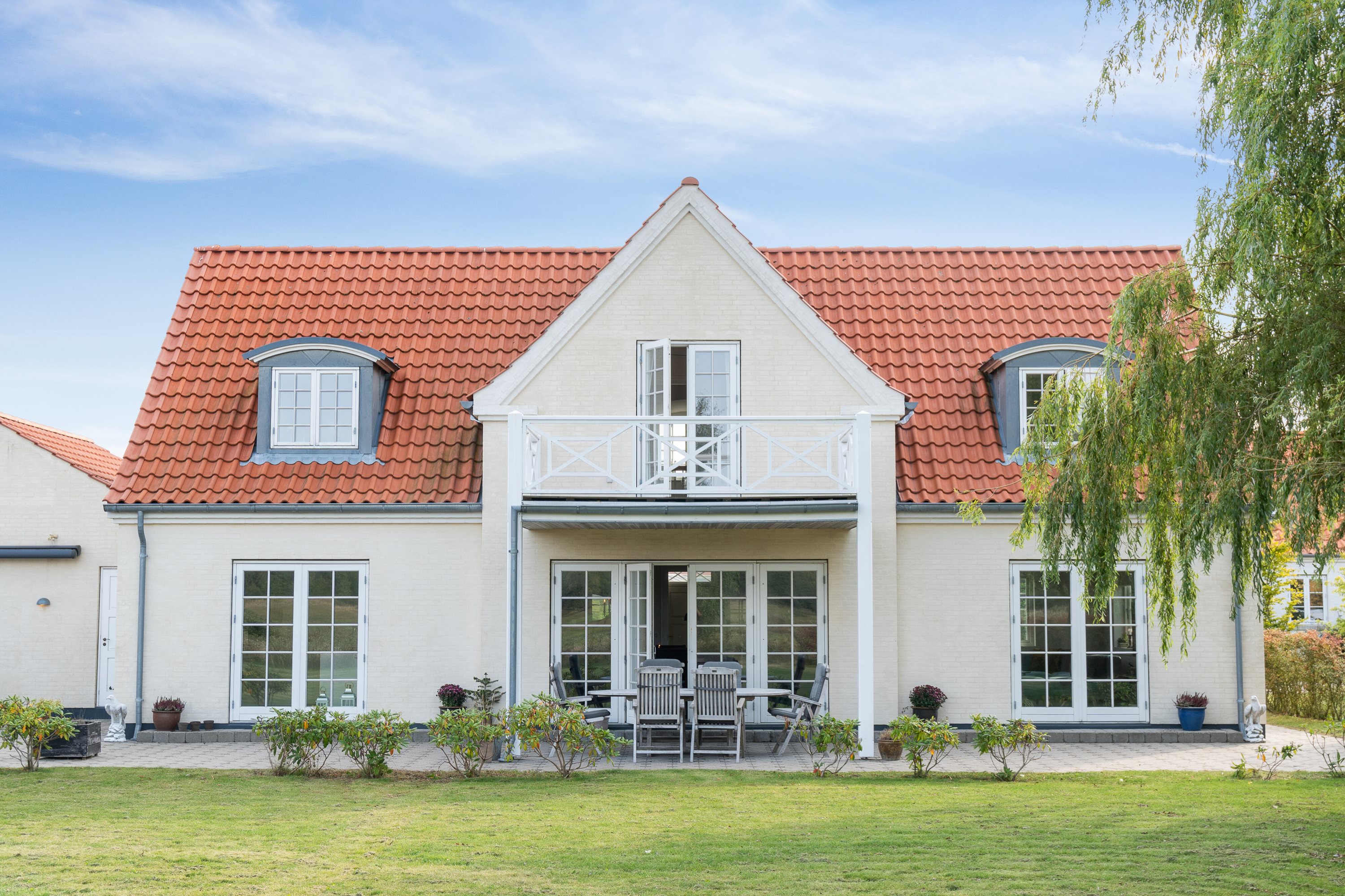 Fremhævet set fra haven billede i fuldskærmstilstand. Billede af Ved Møllen 11, 4581 Rørvig