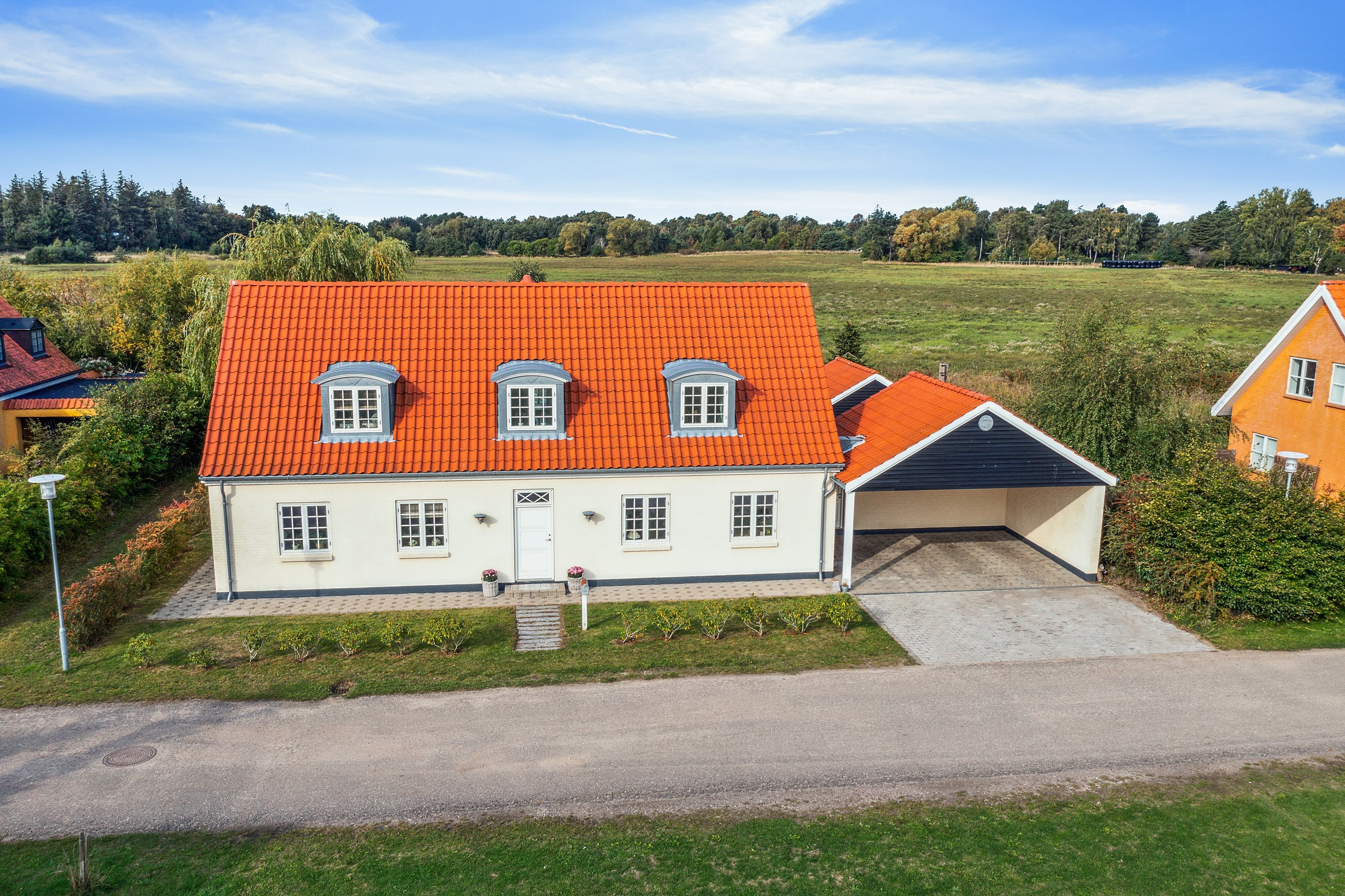 Miniaturebillede 1: set fra vejen. Billede af Ved Møllen 11, 4581 Rørvig