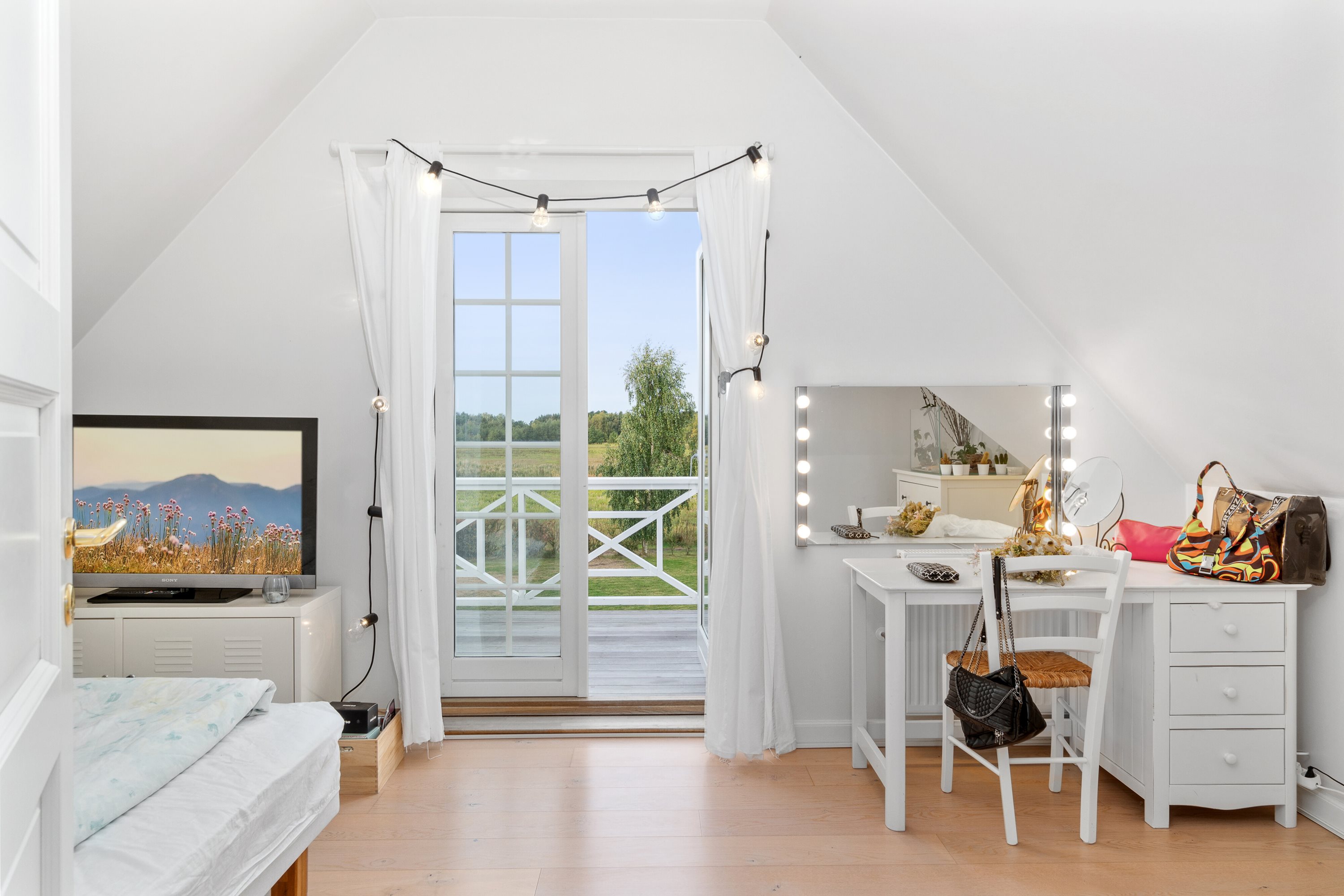 Fremhævet soveværelse billede i fuldskærmstilstand. Billede af Ved Møllen 11, 4581 Rørvig