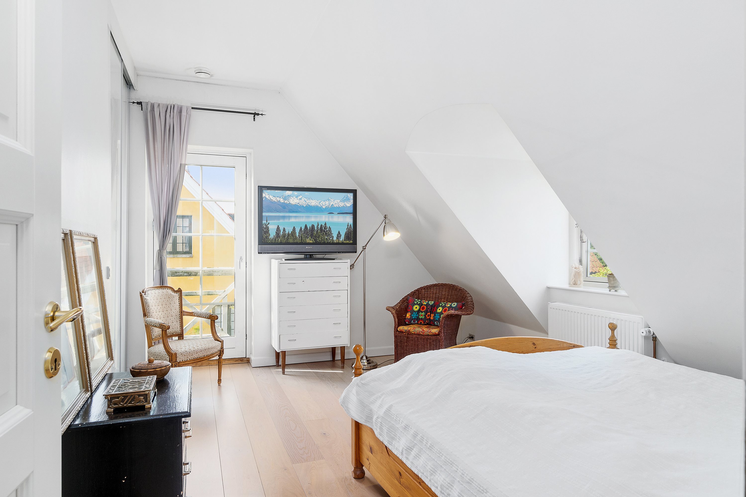 Fremhævet soveværelse billede i fuldskærmstilstand. Billede af Ved Møllen 11, 4581 Rørvig