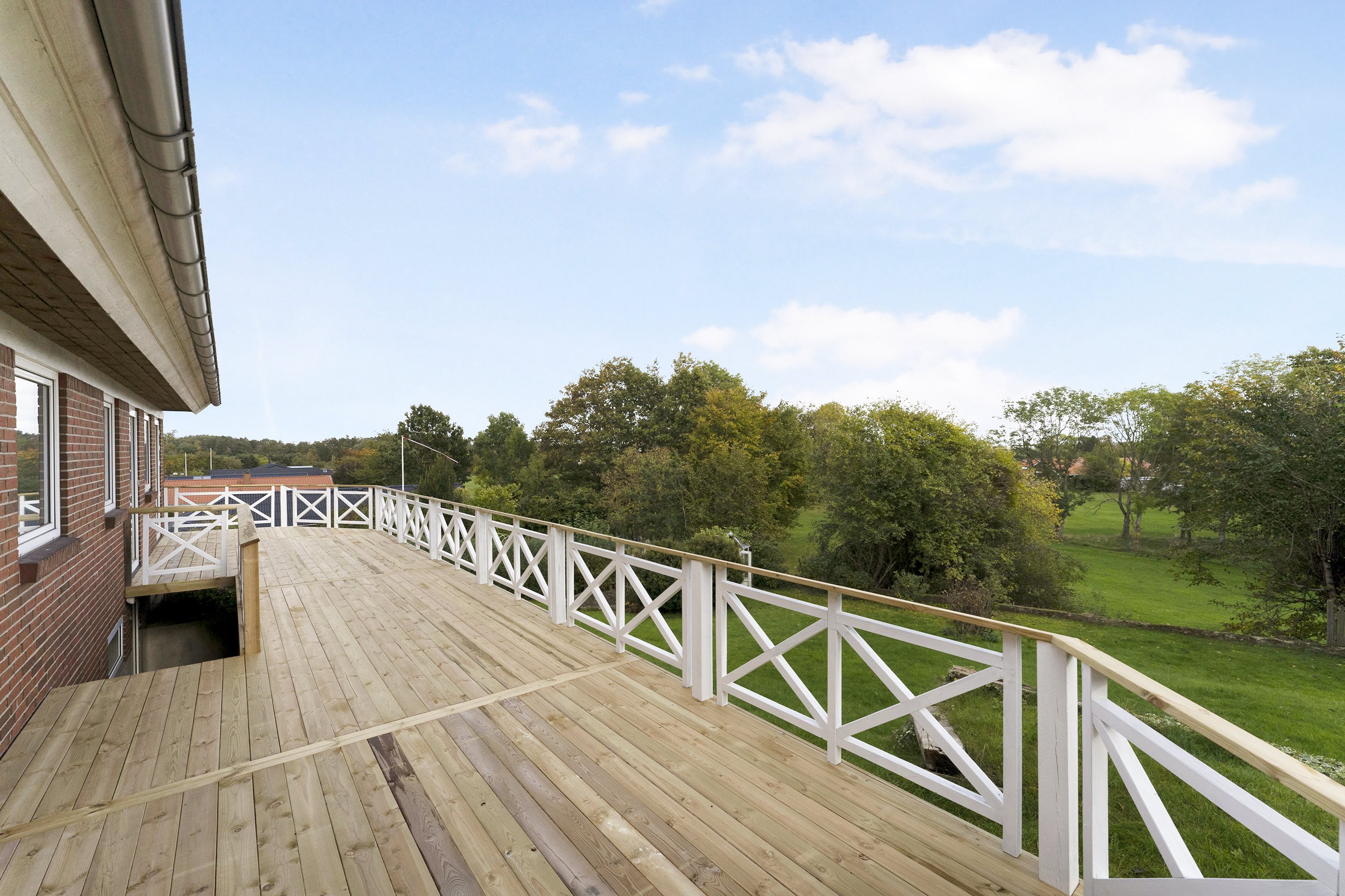 Fremhævet terrasse billede i fuldskærmstilstand. Billede af Fridasminde 12, 8960 Randers SØ