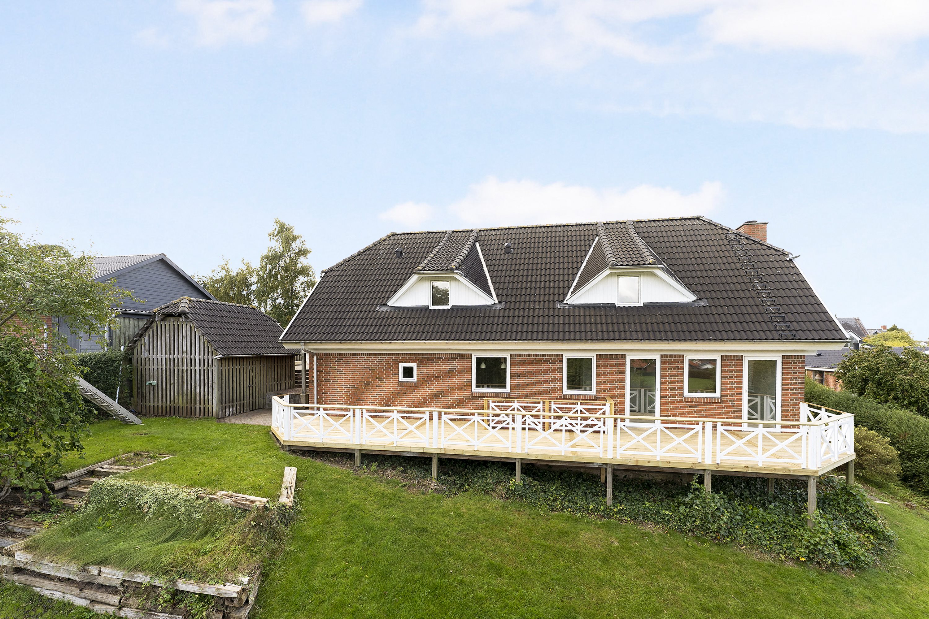 Fremhævet ejendommen billede i fuldskærmstilstand. Billede af Fridasminde 12, 8960 Randers SØ