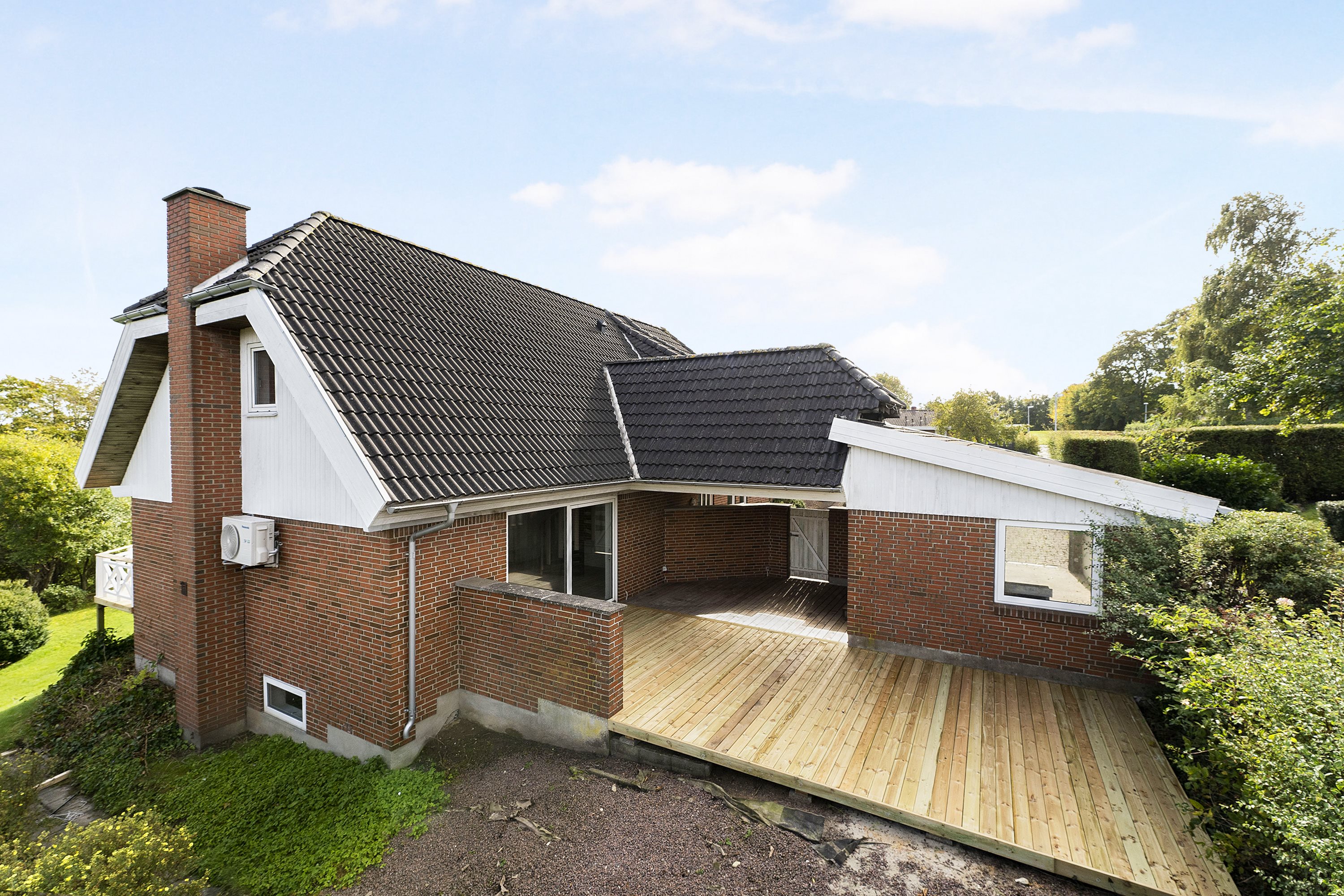 Fremhævet ejendommen billede i fuldskærmstilstand. Billede af Fridasminde 12, 8960 Randers SØ