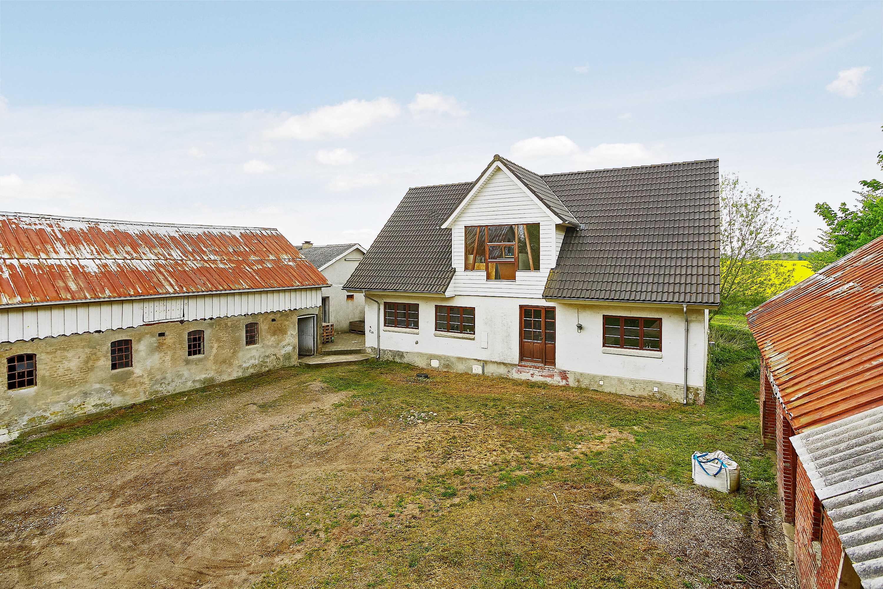 Fremhævet ejendommen billede i fuldskærmstilstand. Billede af Teglværksvej 49, Ølsted, 8723 Løsning