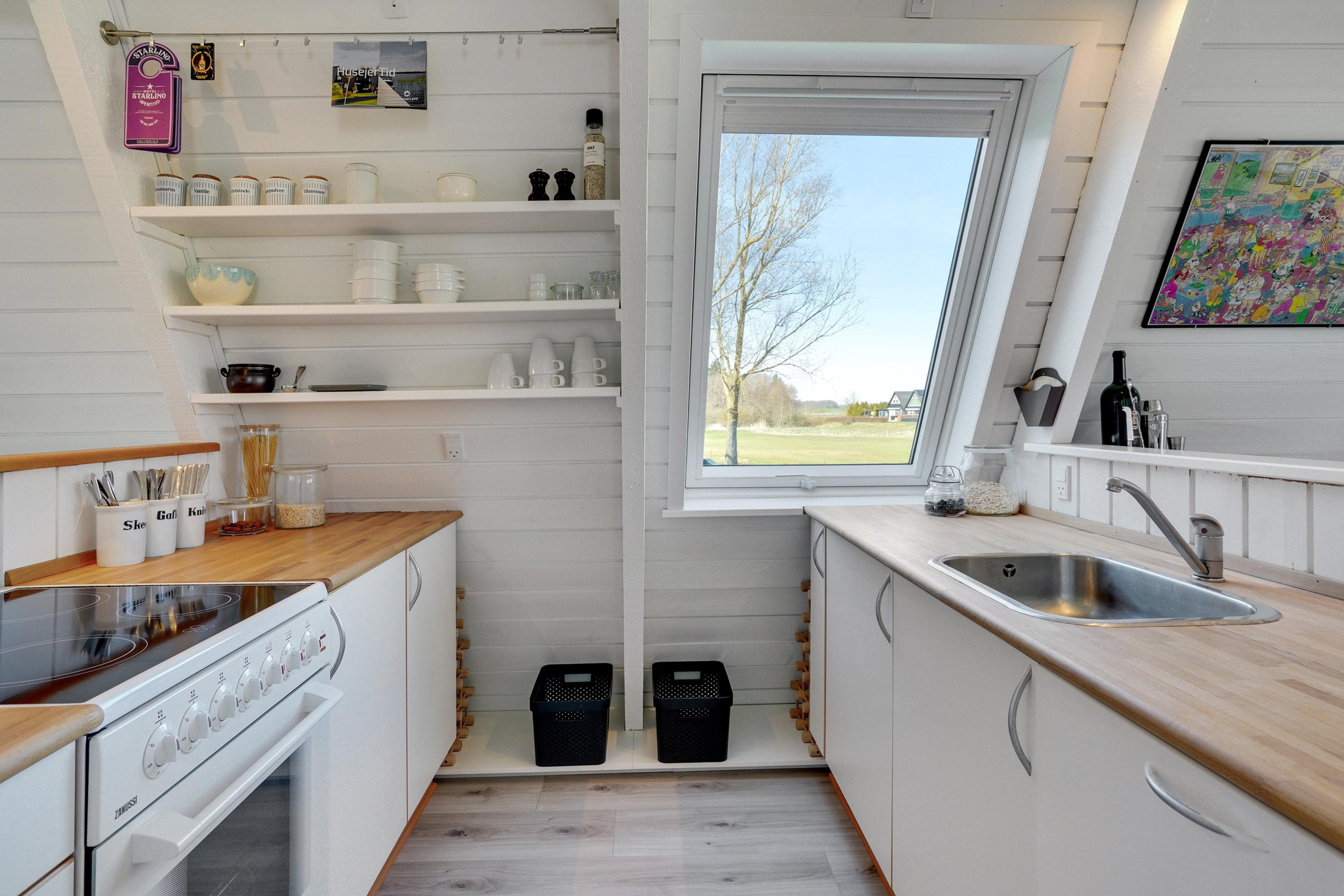 Fremhævet køkken billede i fuldskærmstilstand. Billede af Golfsvinget 221, Gatten, 9640 Farsø