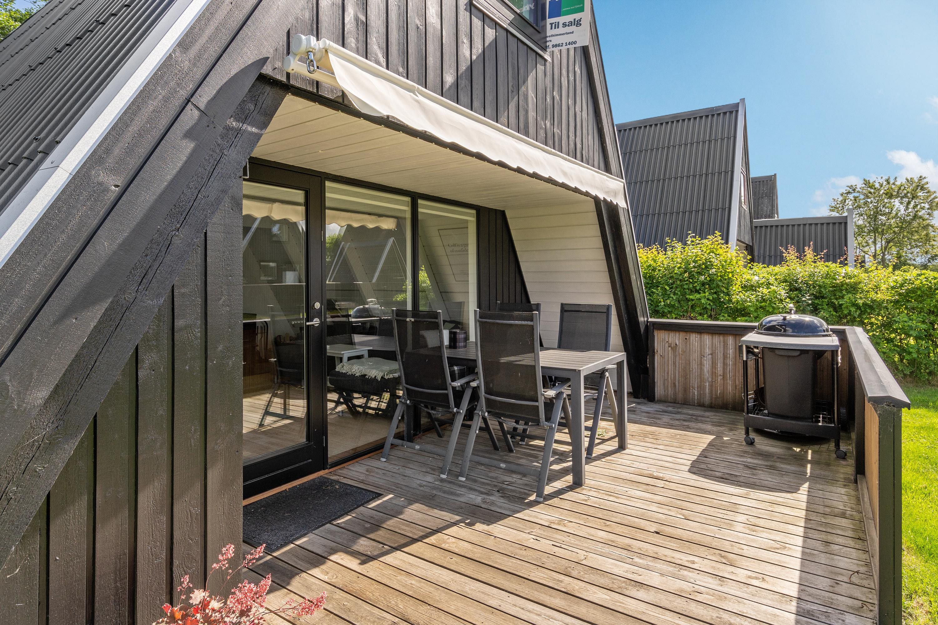 Fremhævet terrasse billede i fuldskærmstilstand. Billede af Golfsvinget 221, Gatten, 9640 Farsø