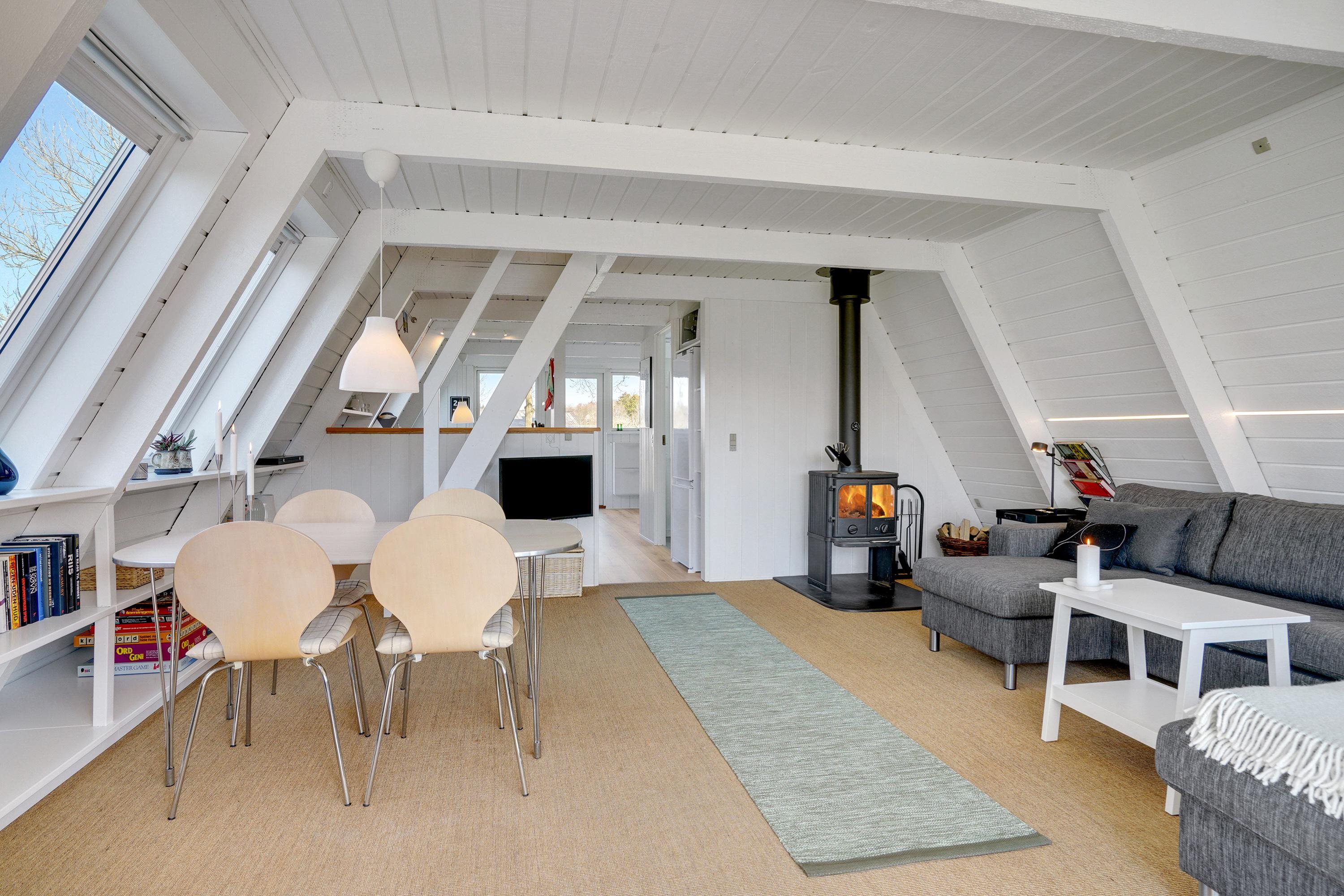 Fremhævet stue billede i fuldskærmstilstand. Billede af Golfsvinget 221, Gatten, 9640 Farsø