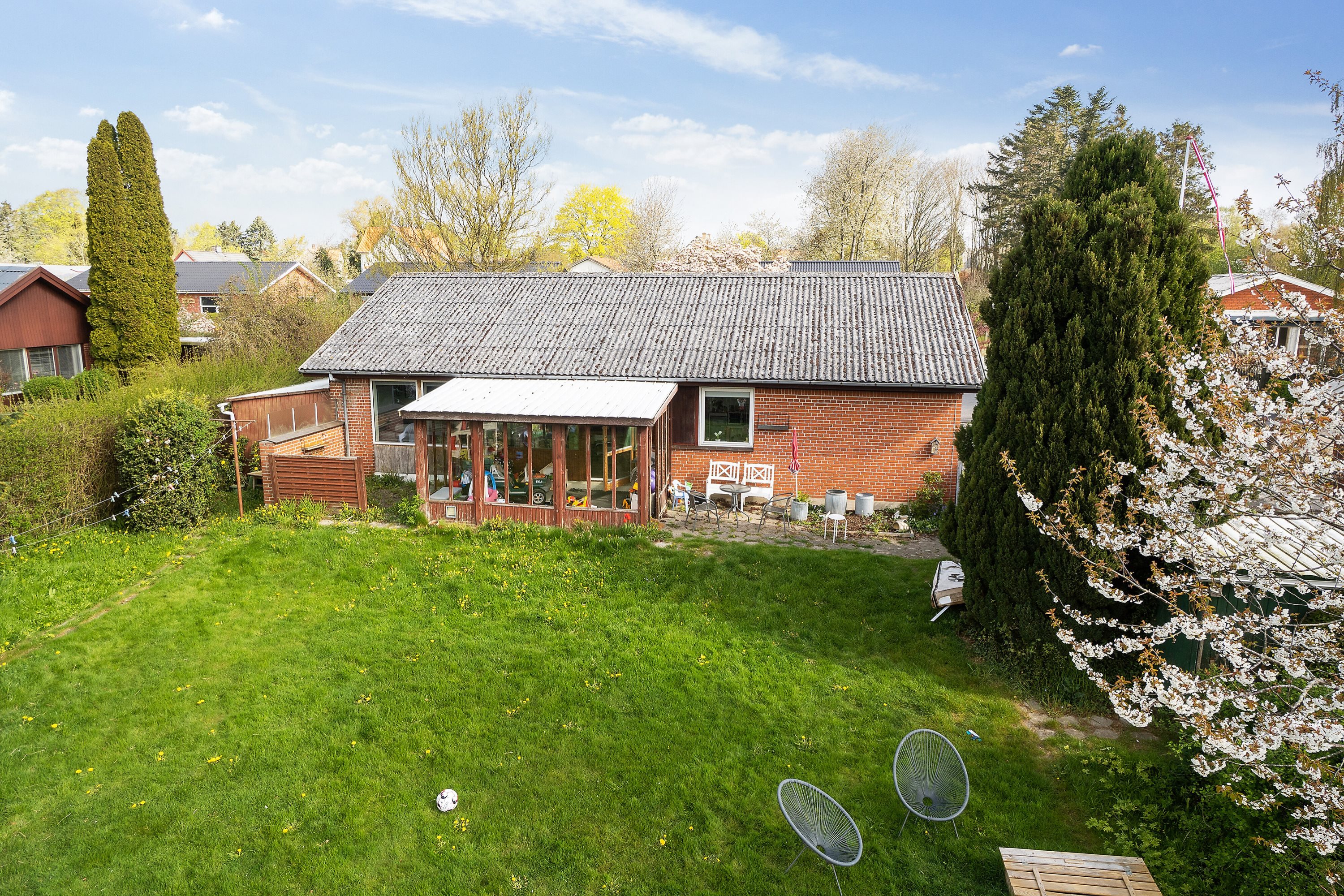 Fremhævet set fra haven billede i fuldskærmstilstand. Billede af Østerbakken 4, Flakkebjerg, 4200 Slagelse