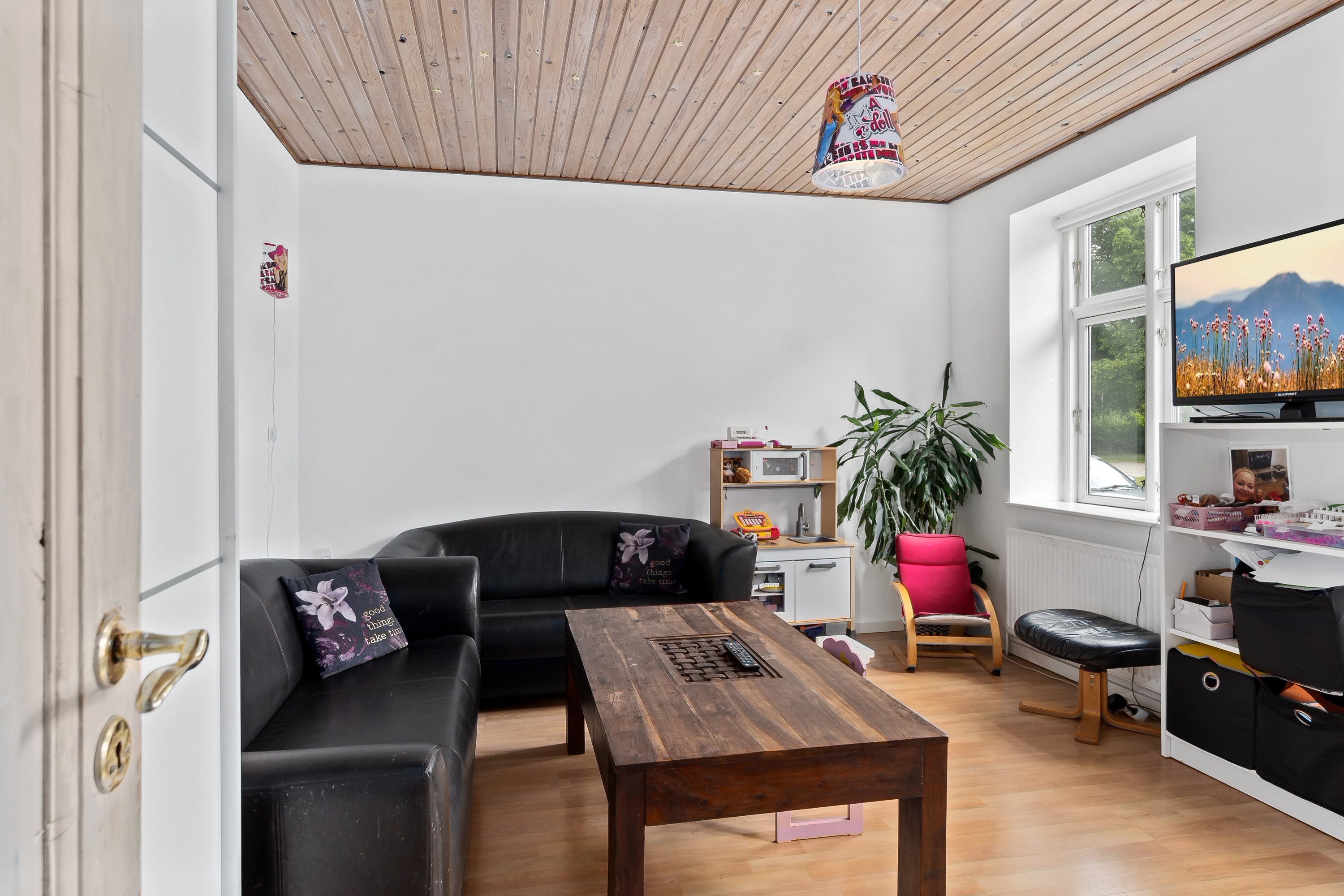 Fremhævet stue billede i fuldskærmstilstand. Billede af Stationsvej 15, 4261 Dalmose