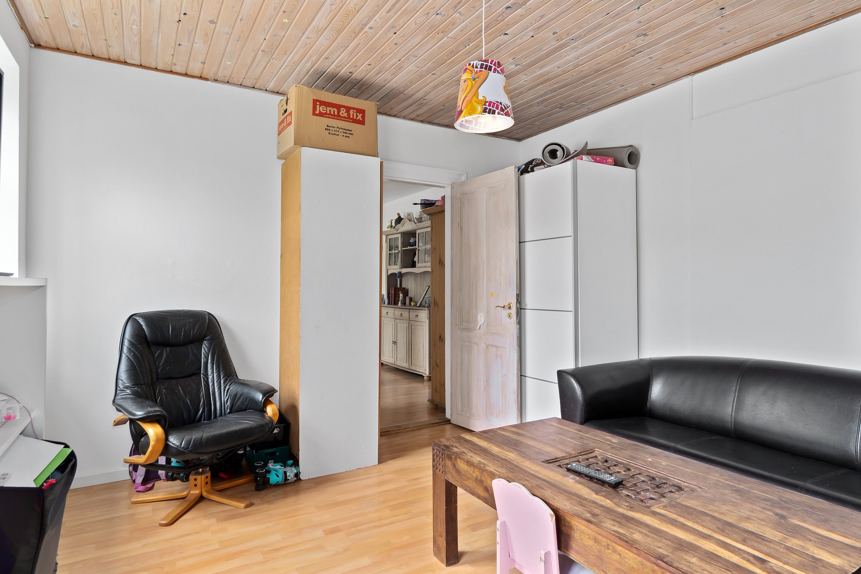 Fremhævet stue billede i fuldskærmstilstand. Billede af Stationsvej 15, 4261 Dalmose