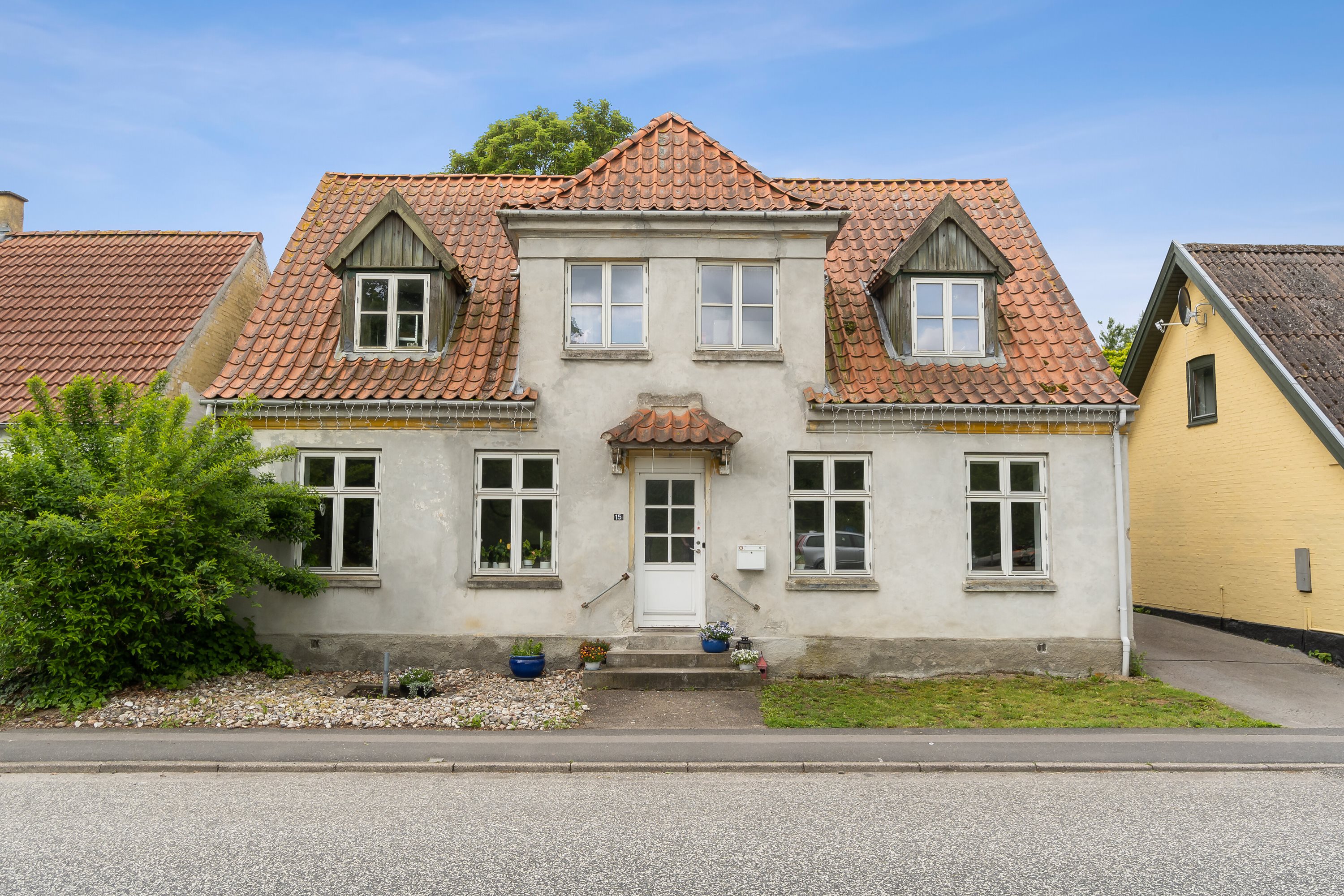 Fremhævet set fra vejen billede i fuldskærmstilstand. Billede af Stationsvej 15, 4261 Dalmose