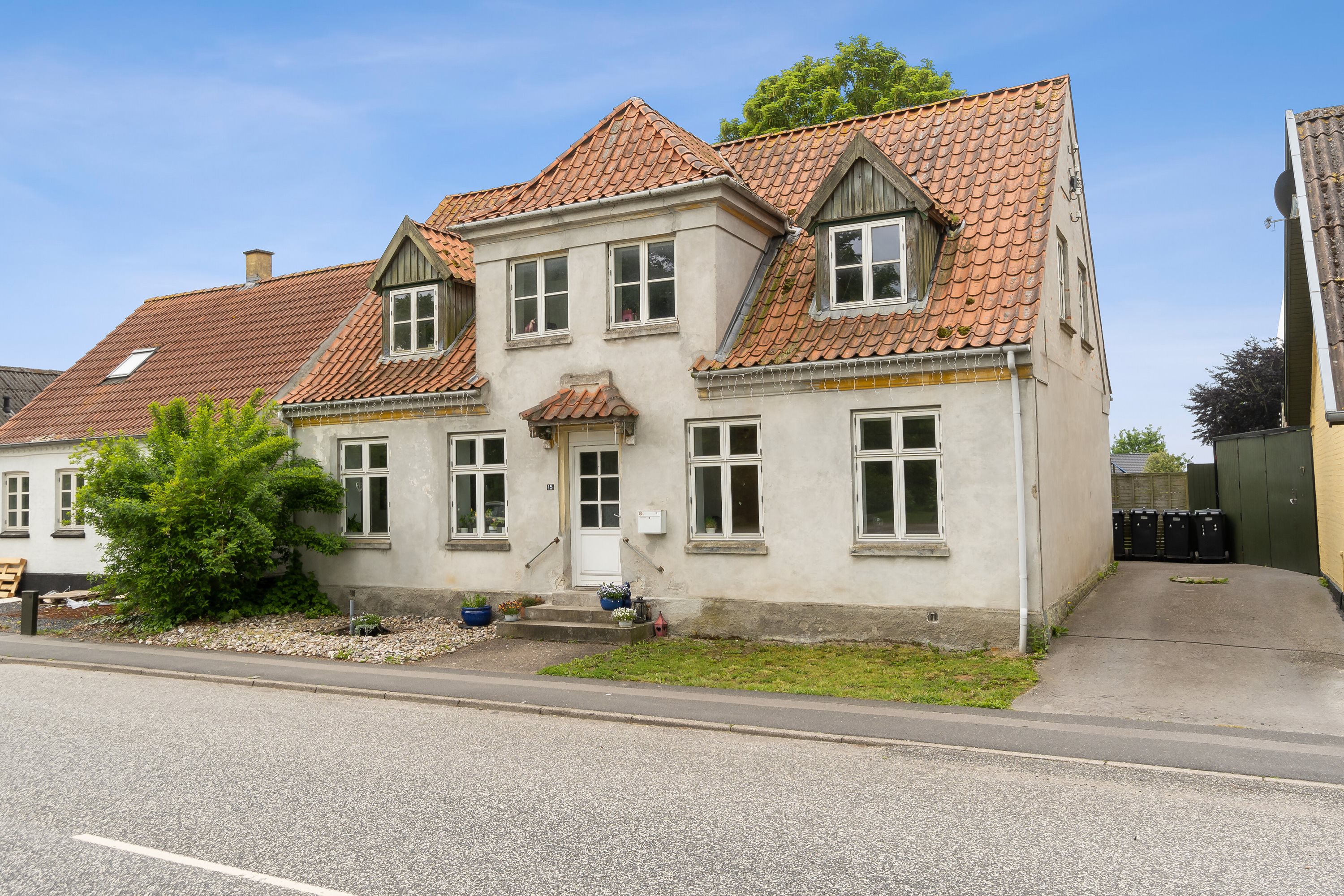 Fremhævet set fra vejen billede i fuldskærmstilstand. Billede af Stationsvej 15, 4261 Dalmose