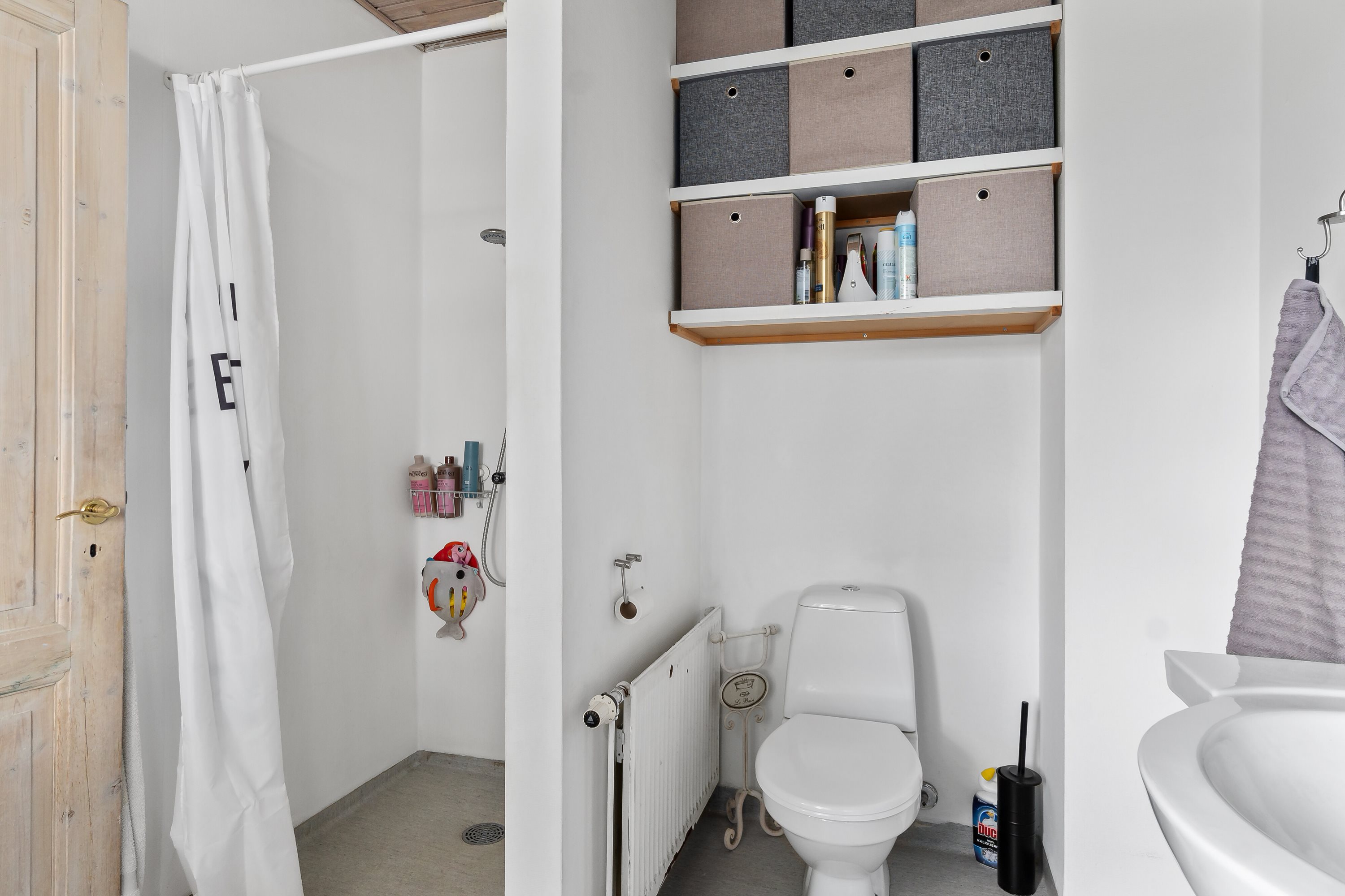 Fremhævet badeværelse billede i fuldskærmstilstand. Billede af Stationsvej 15, 4261 Dalmose