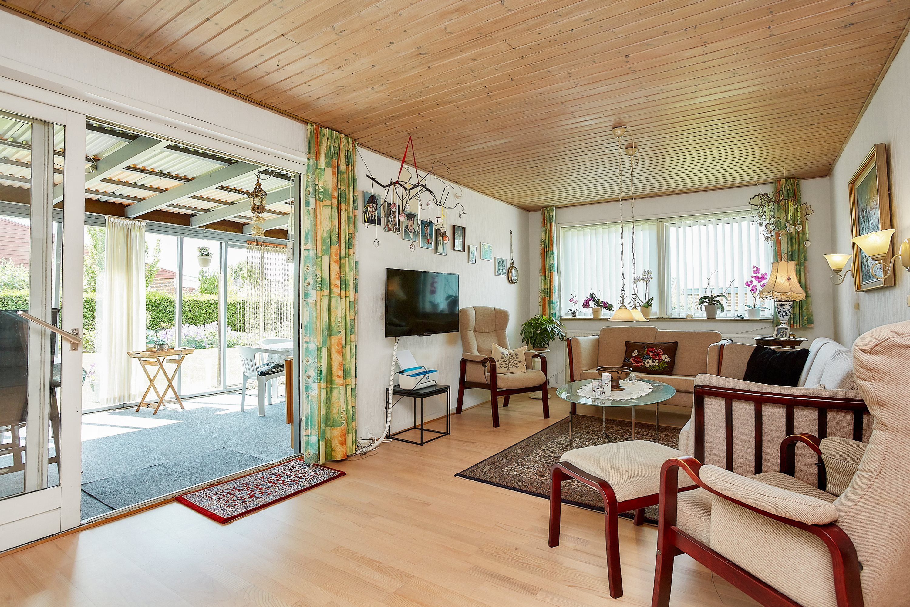 Fremhævet stue billede i fuldskærmstilstand. Billede af Ligustervænget 7, 7130 Juelsminde