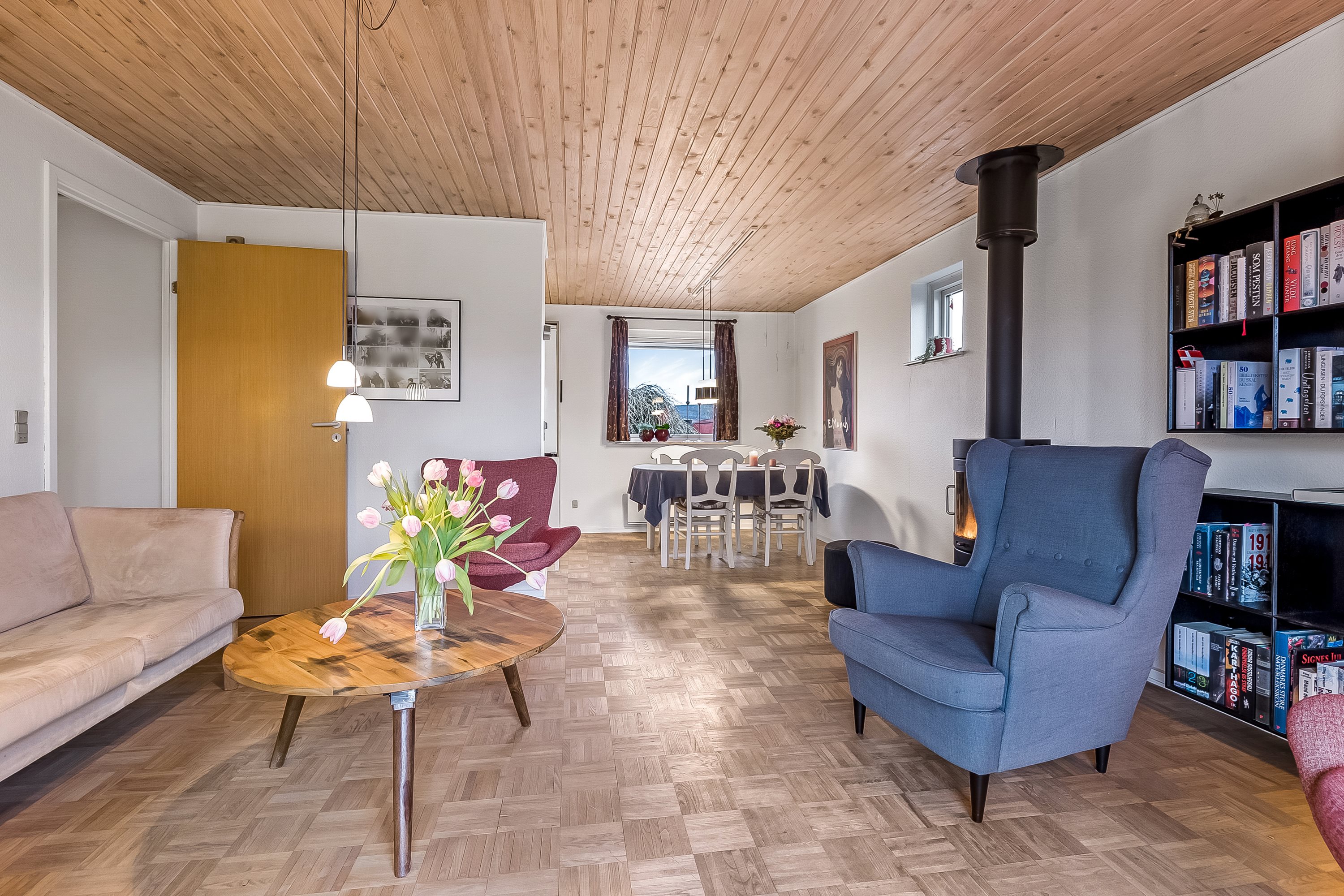 Fremhævet stue billede i fuldskærmstilstand. Billede af Mølleager 67A, Lindved, 7100 Vejle