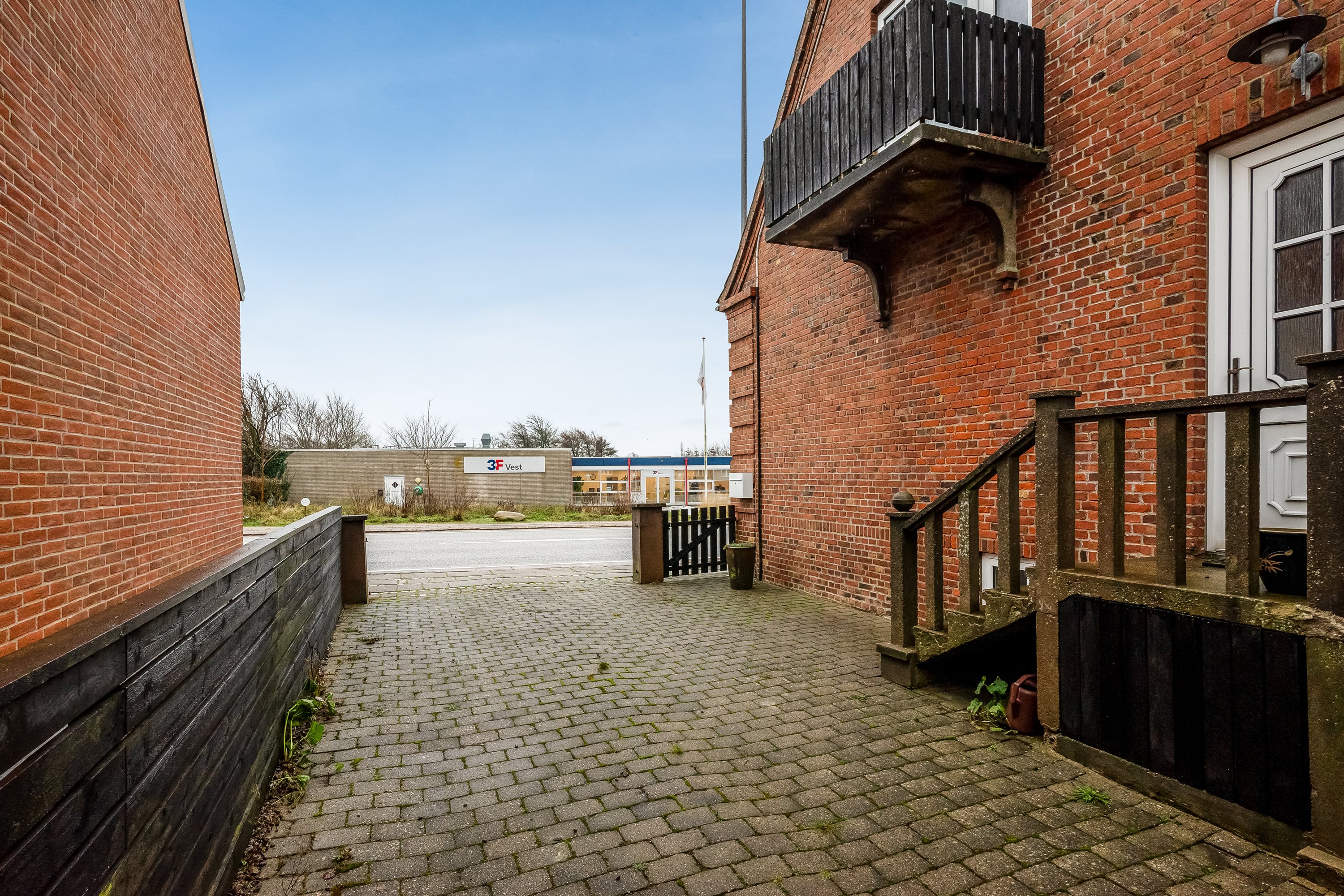 Fremhævet indkørsel billede i fuldskærmstilstand. Billede af Storegade 42, 7620 Lemvig