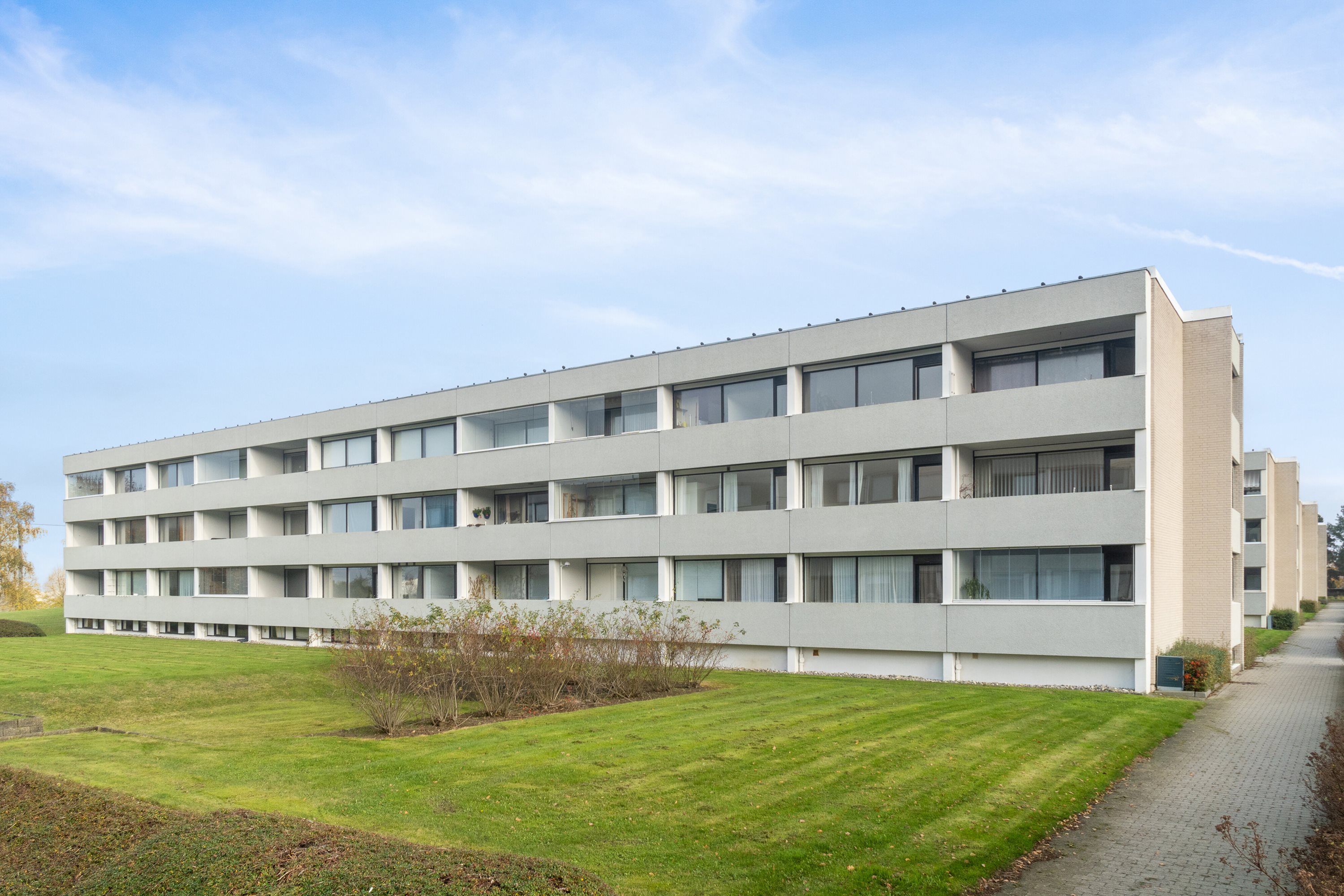 Fremhævet facade billede i fuldskærmstilstand. Billede af Grøndalsvej 62, 3. th., 8260 Viby J