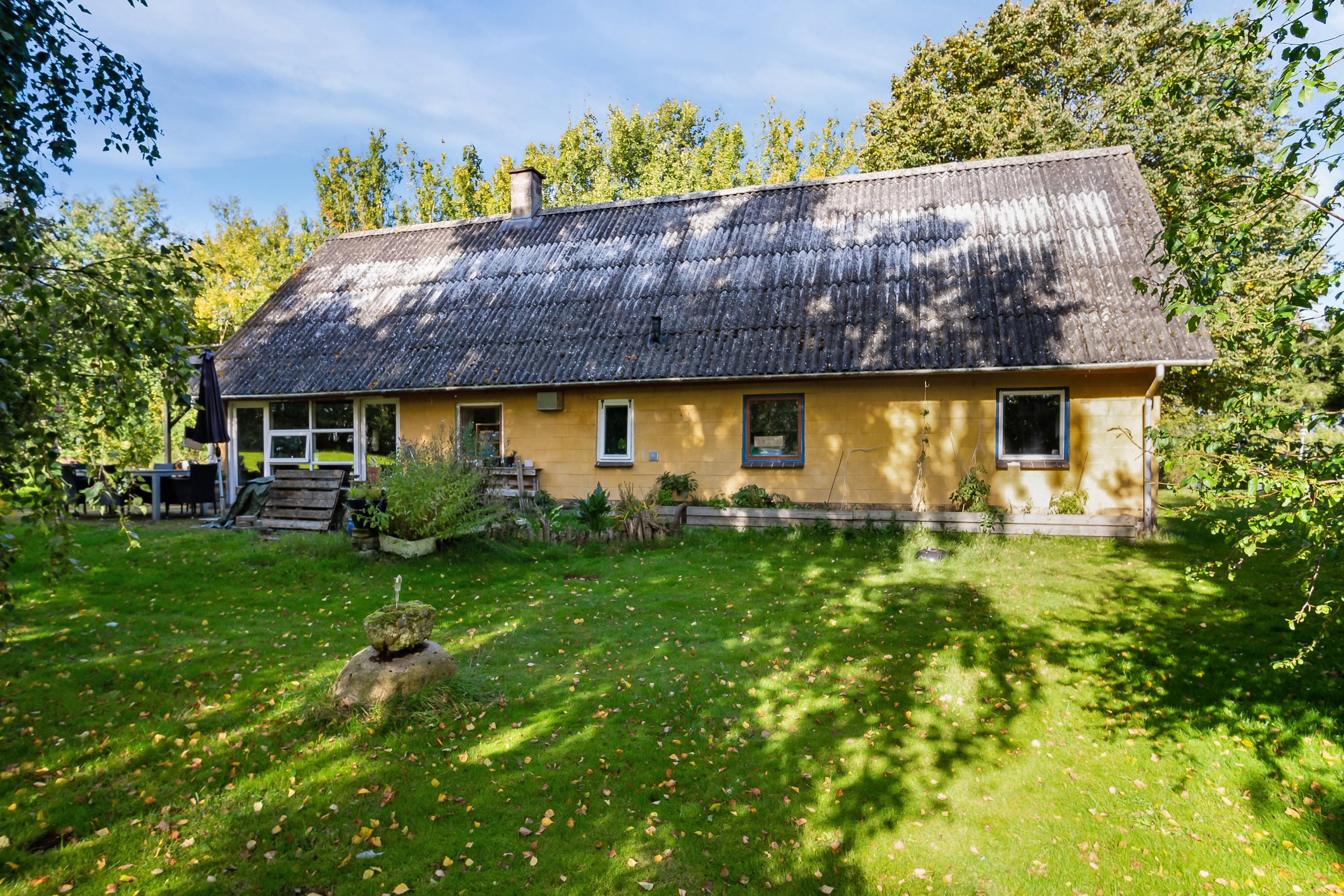 Villa: Set fra haven på Stubberupvej 14, 8723 Løsning