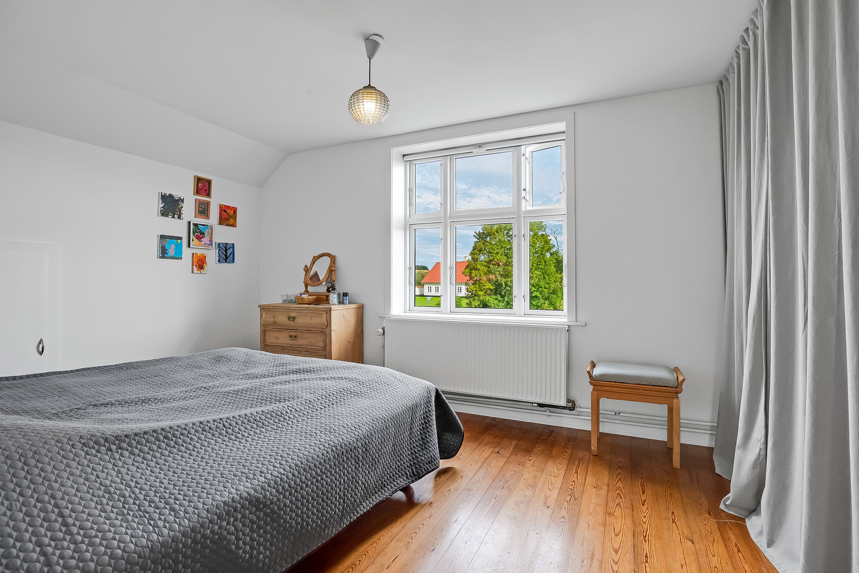 Fremhævet soveværelse billede i fuldskærmstilstand. Billede af Risbøge 14, Højrup, 6640 Lunderskov