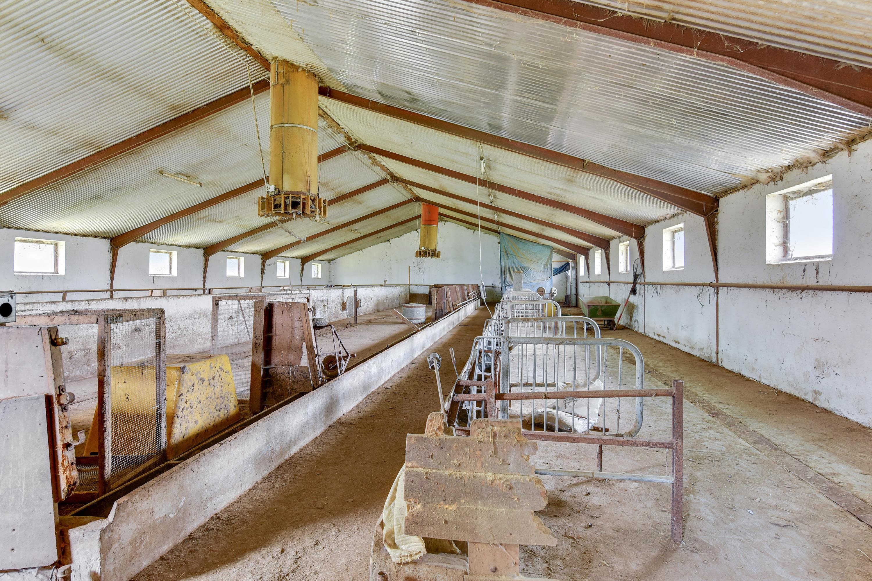 Fremhævet stald billede i fuldskærmstilstand. Billede af Hoptrup Hovedgade 75, 6100 Haderslev