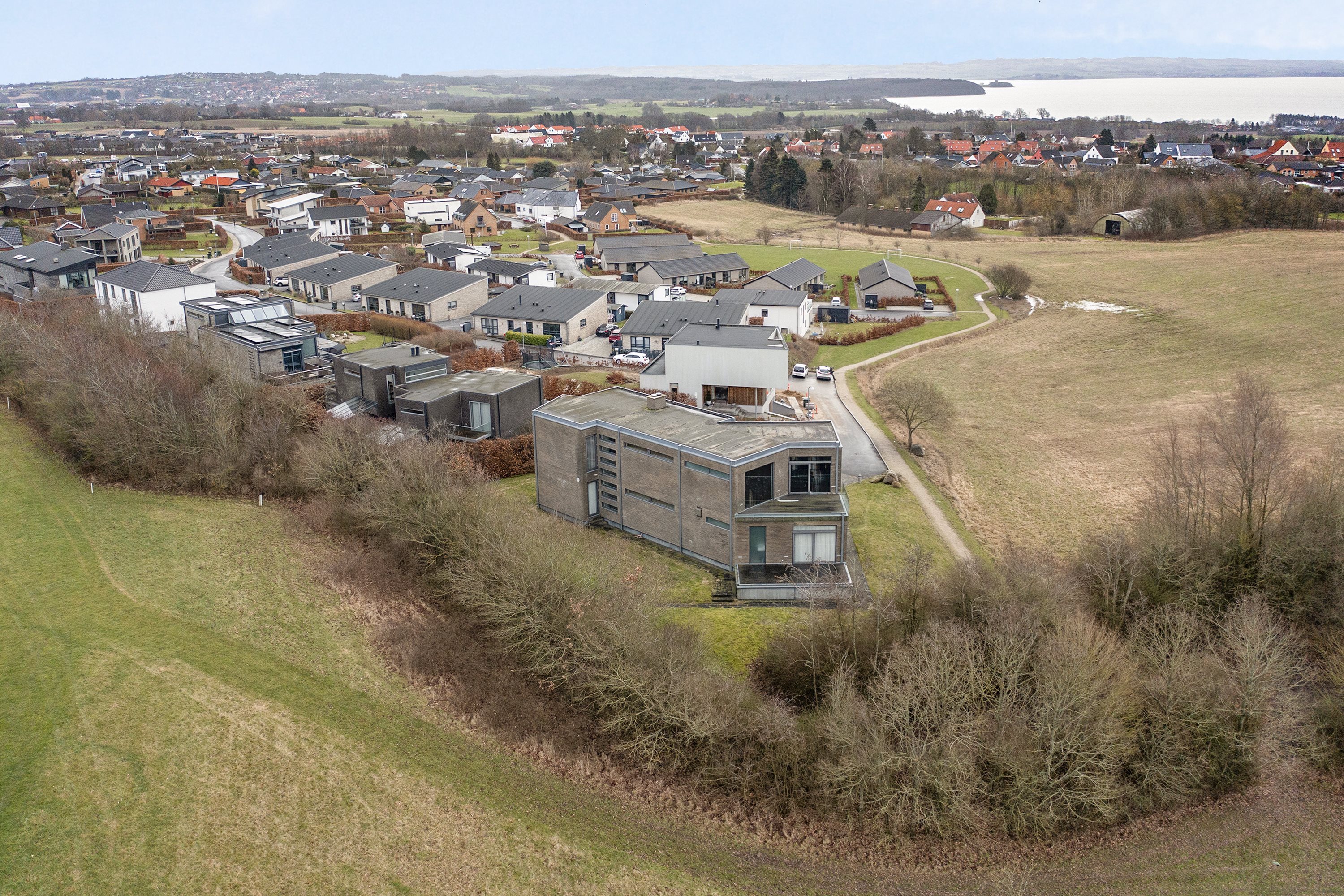 Fremhævet luftfoto billede i fuldskærmstilstand. Billede af Gåsebakken 48, Ugelbølle, 8410 Rønde