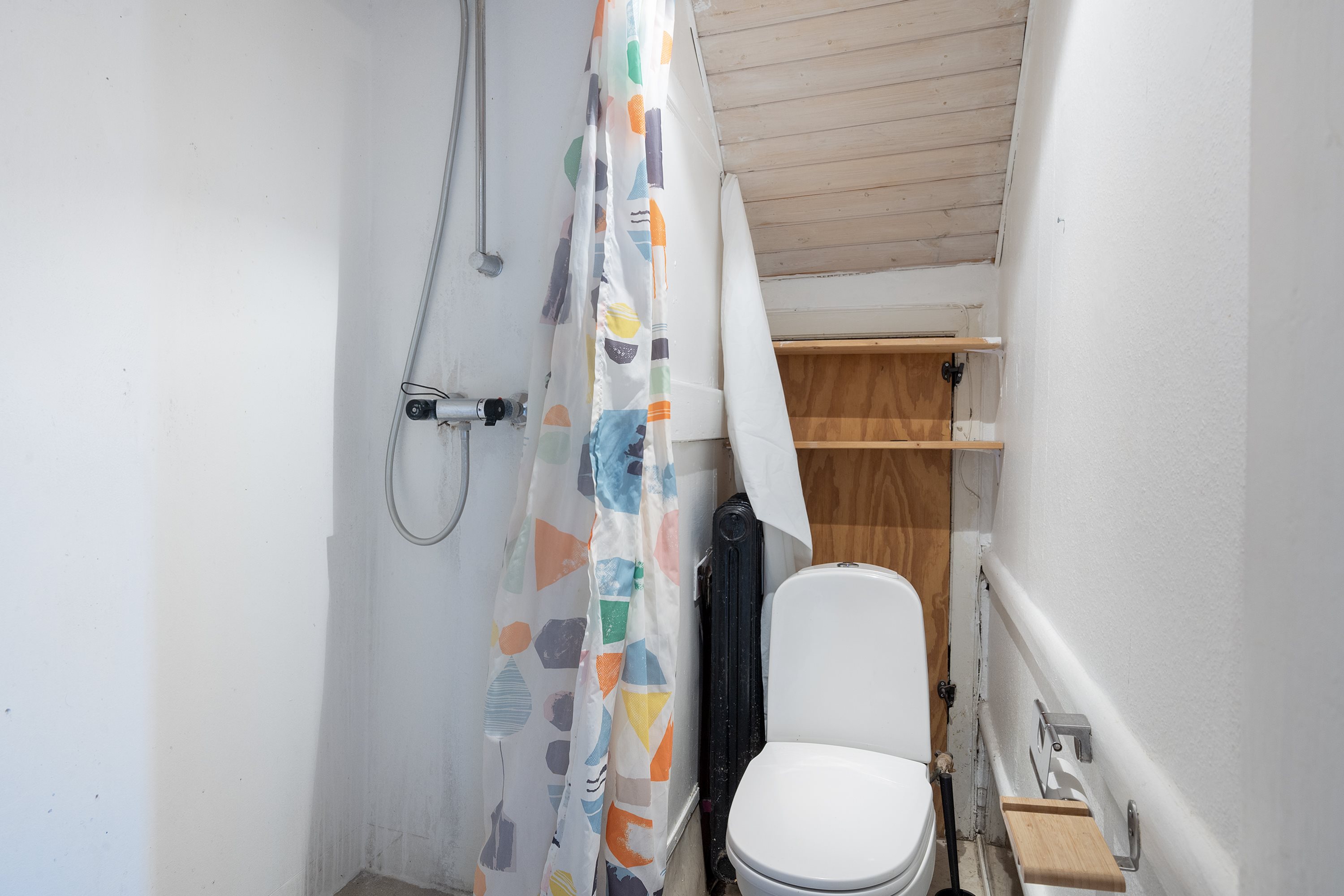 Fremhævet badeværelse billede i fuldskærmstilstand. Billede af Hostrupvej 65A, 9500 Hobro