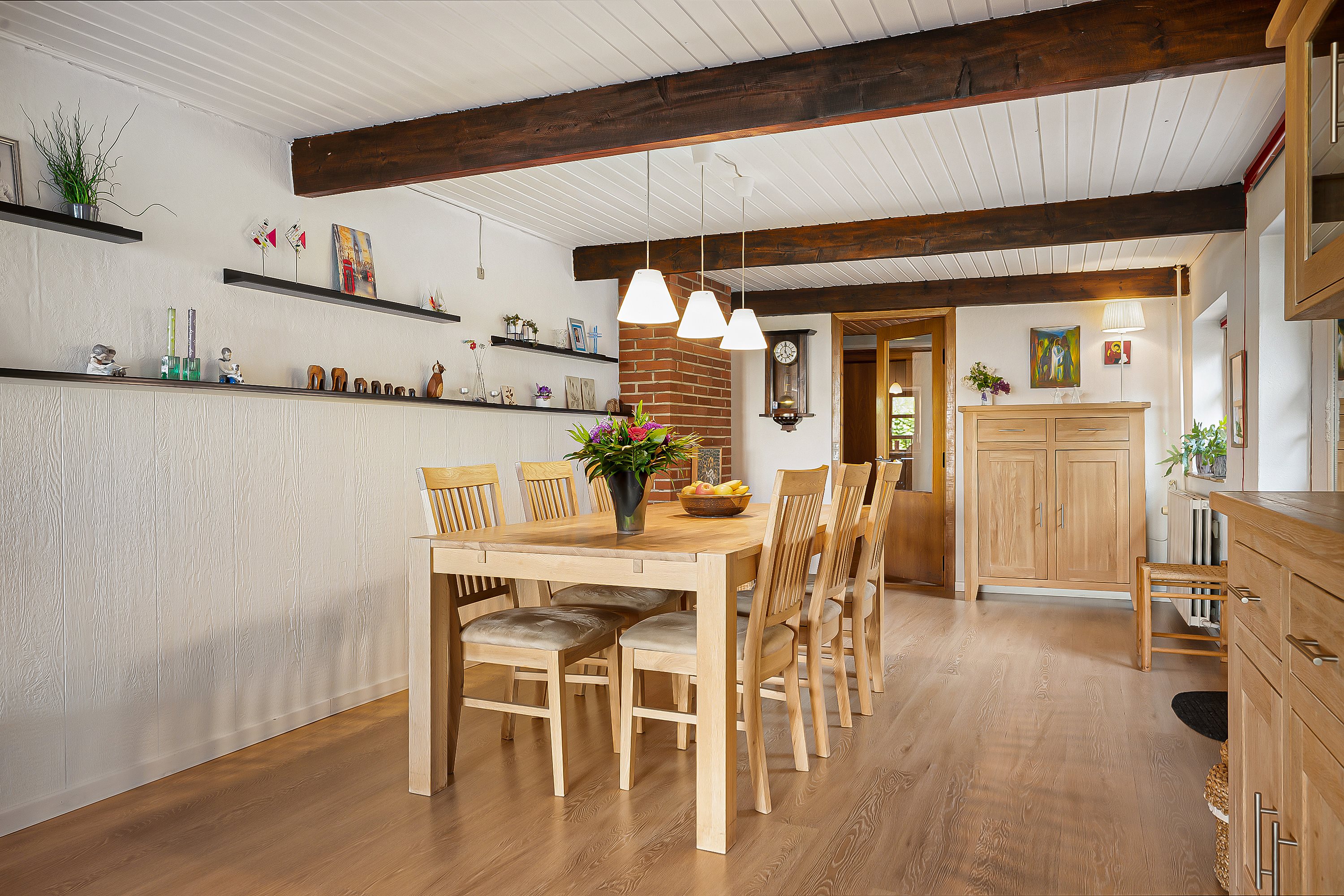 Fremhævet spisestue billede i fuldskærmstilstand. Billede af Mamrelundsvej 2, Vejlby, 8961 Allingåbro