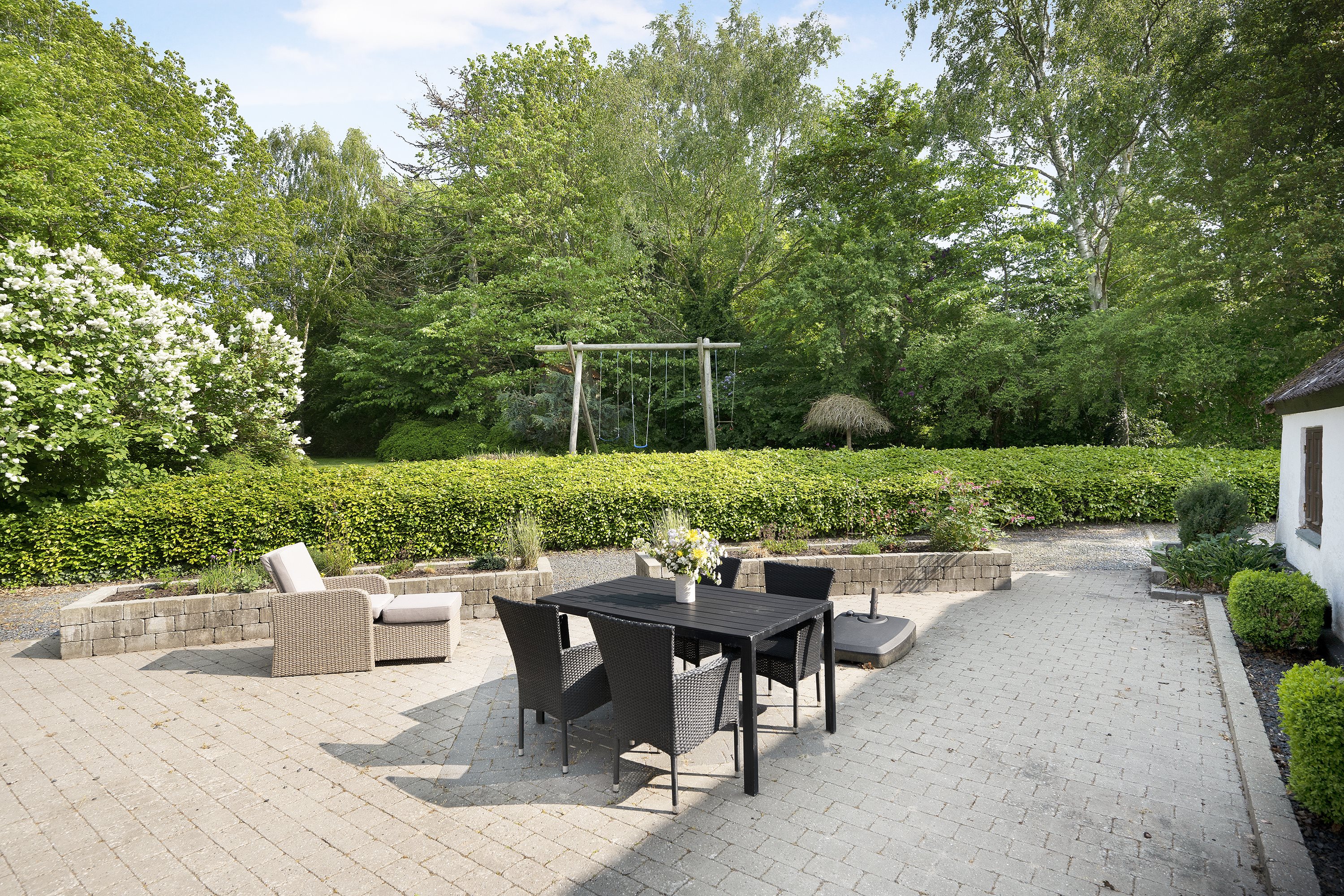 Fremhævet terrasse billede i fuldskærmstilstand. Billede af Mamrelundsvej 2, Vejlby, 8961 Allingåbro