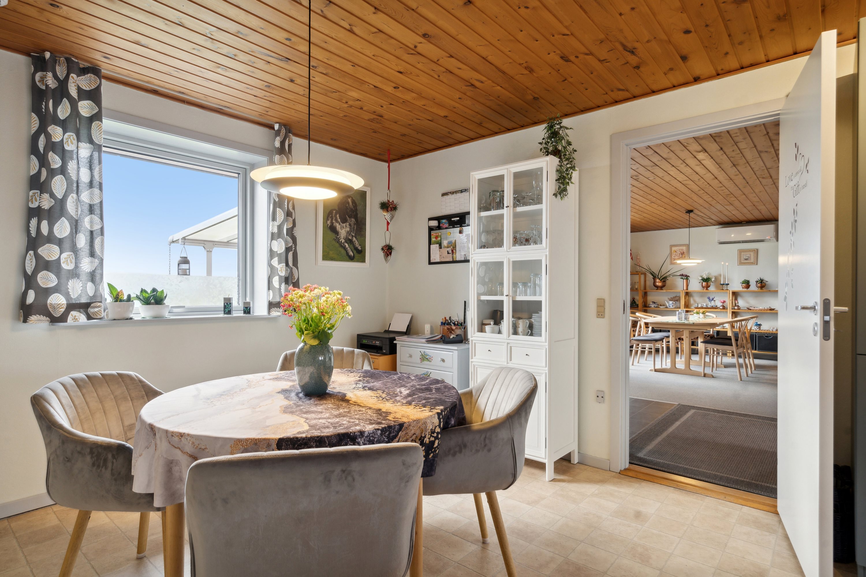 Fremhævet spisestue billede i fuldskærmstilstand. Billede af Hvilhusevej 14, Tørring, 8983 Gjerlev J