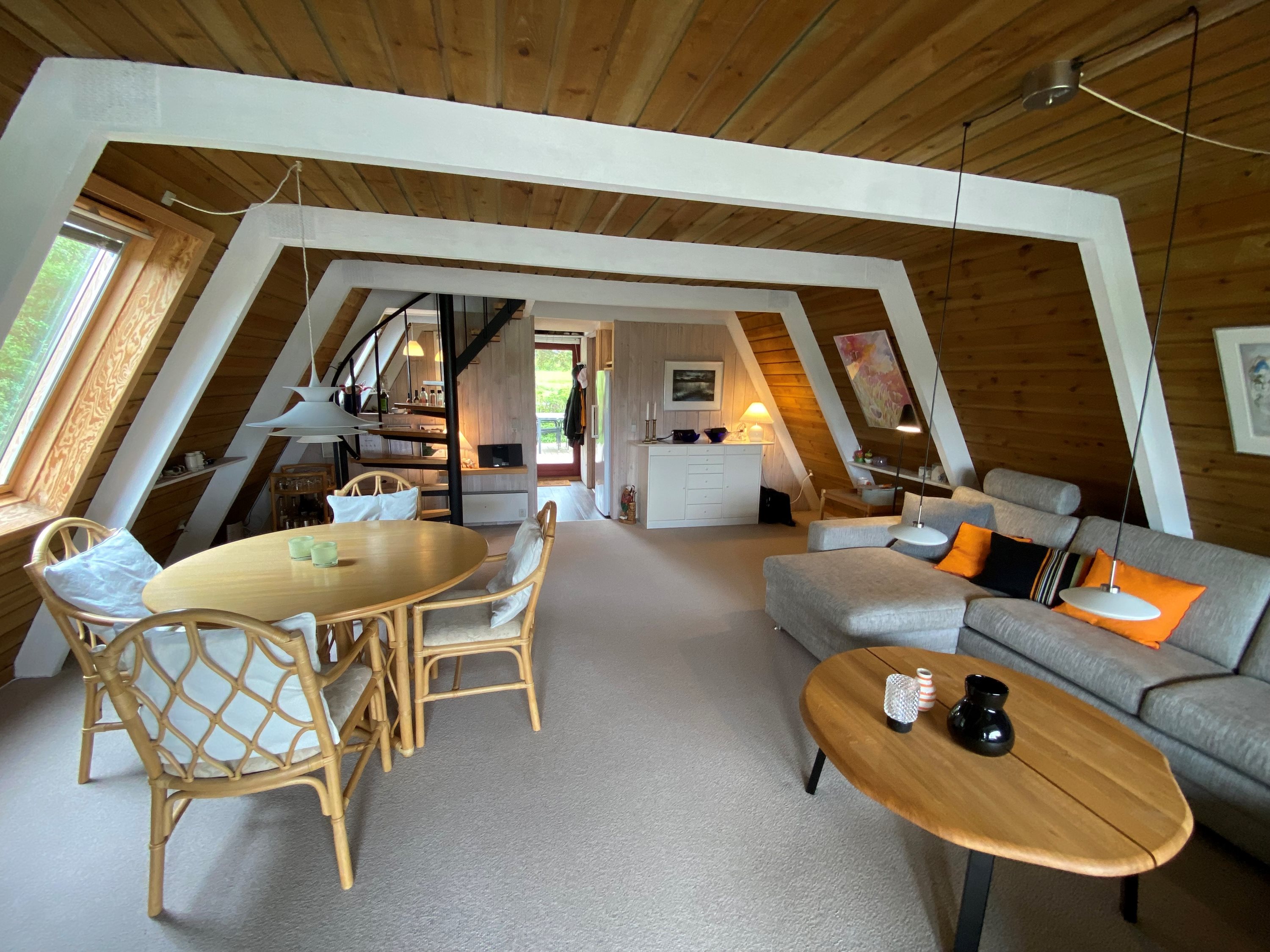 Fremhævet stue billede i fuldskærmstilstand. Billede af Golfsvinget 127, Gatten, 9640 Farsø