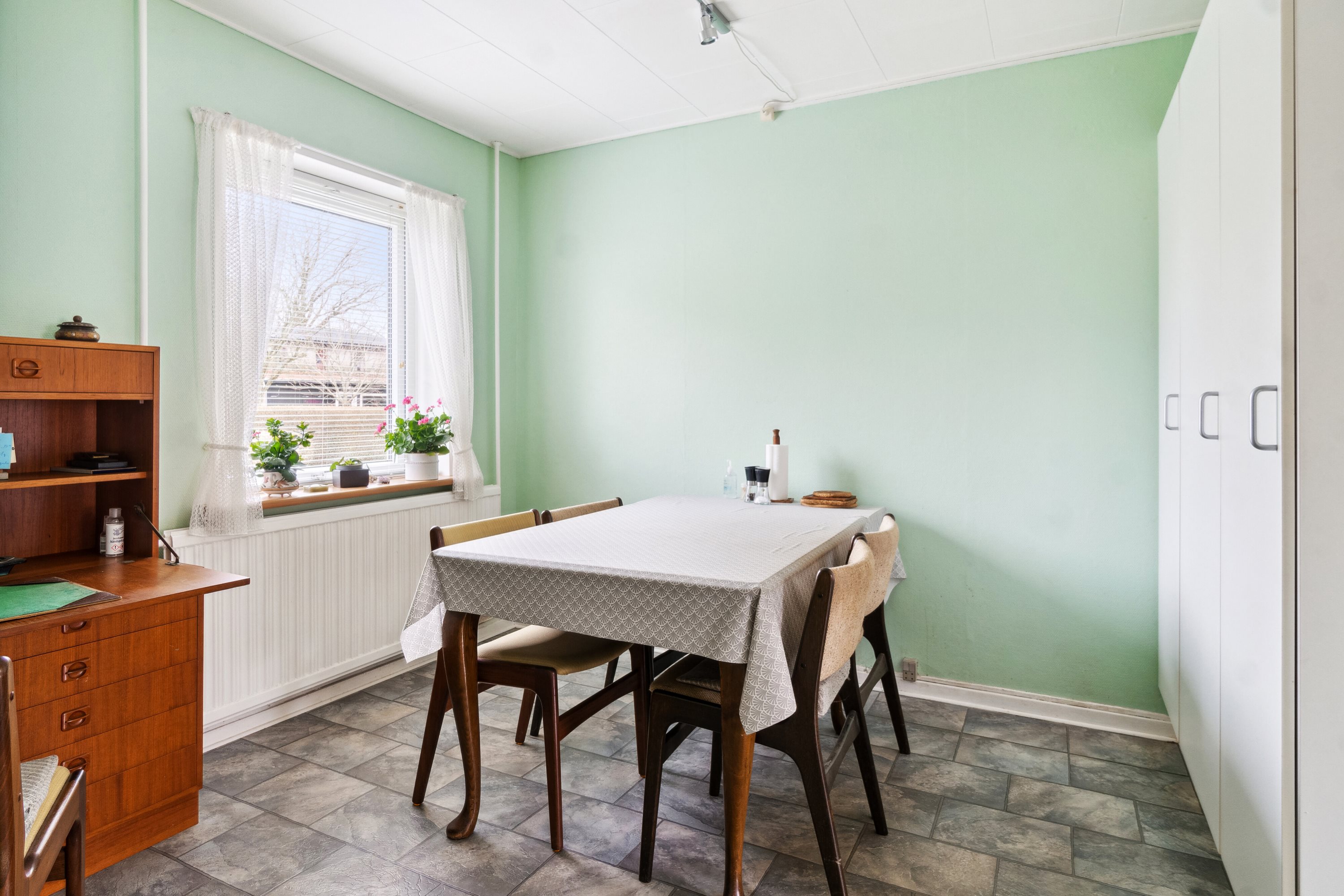 Fremhævet spisestue billede i fuldskærmstilstand. Billede af Flinterupvej 62E, 4480 Store Fuglede