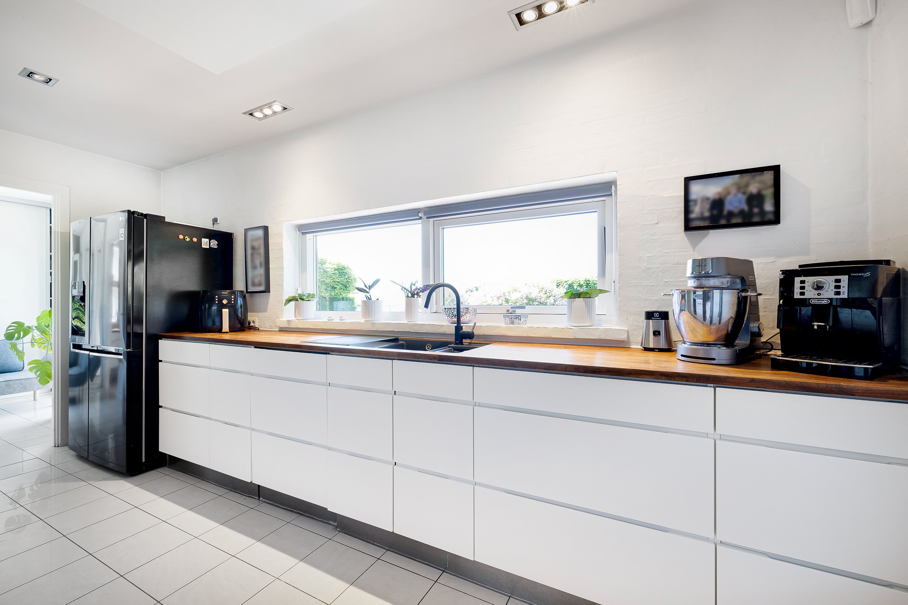 Fremhævet andet billede i fuldskærmstilstand. Billede af Gåsebakken 28, Ugelbølle, 8410 Rønde