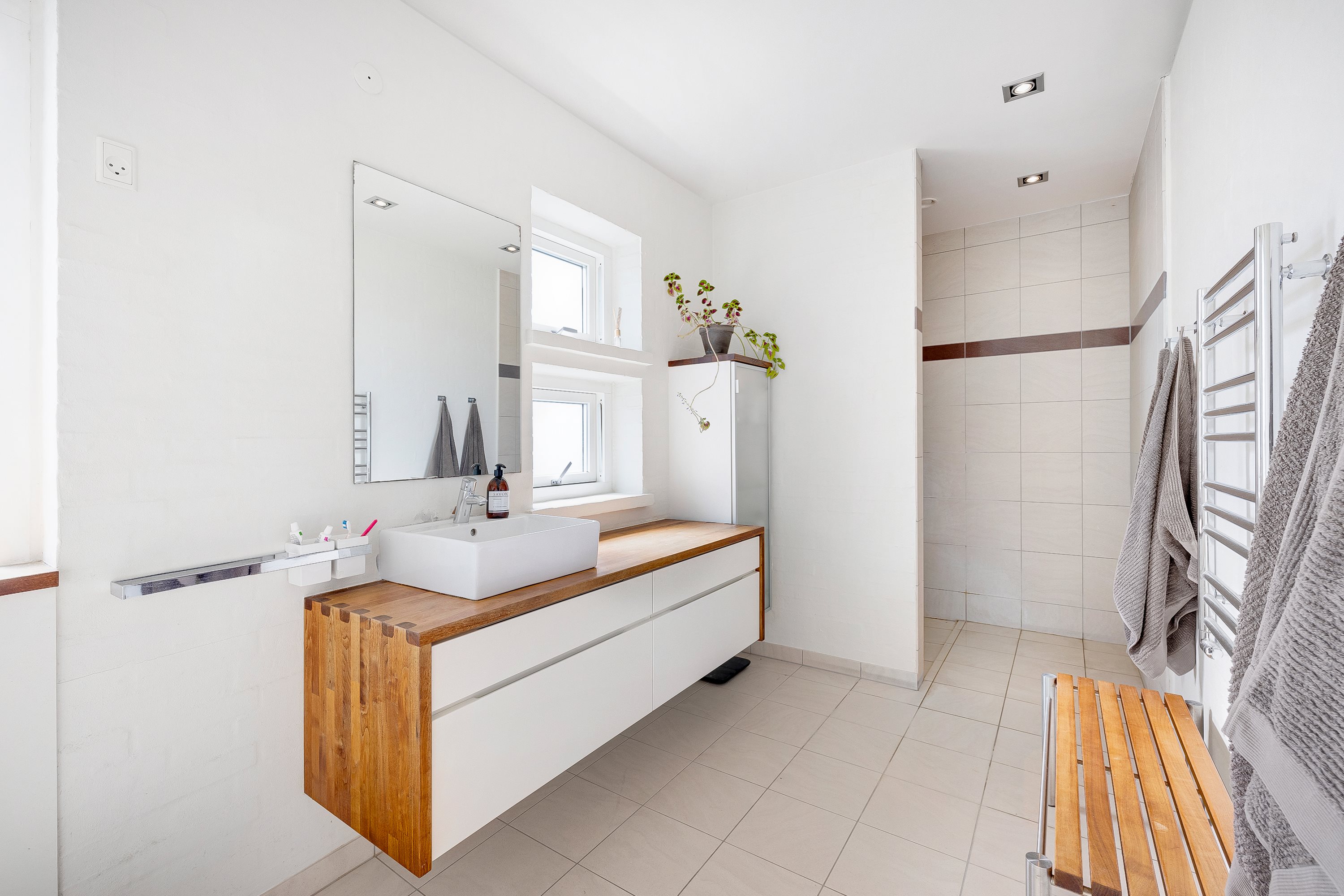 Fremhævet andet billede i fuldskærmstilstand. Billede af Gåsebakken 28, Ugelbølle, 8410 Rønde