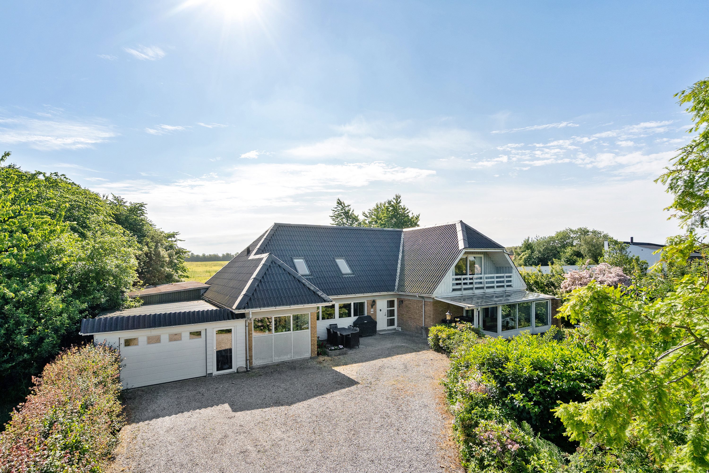 Fremhævet set fra vejen billede i fuldskærmstilstand. Billede af Brøndenvej 11, 9750 Østervrå