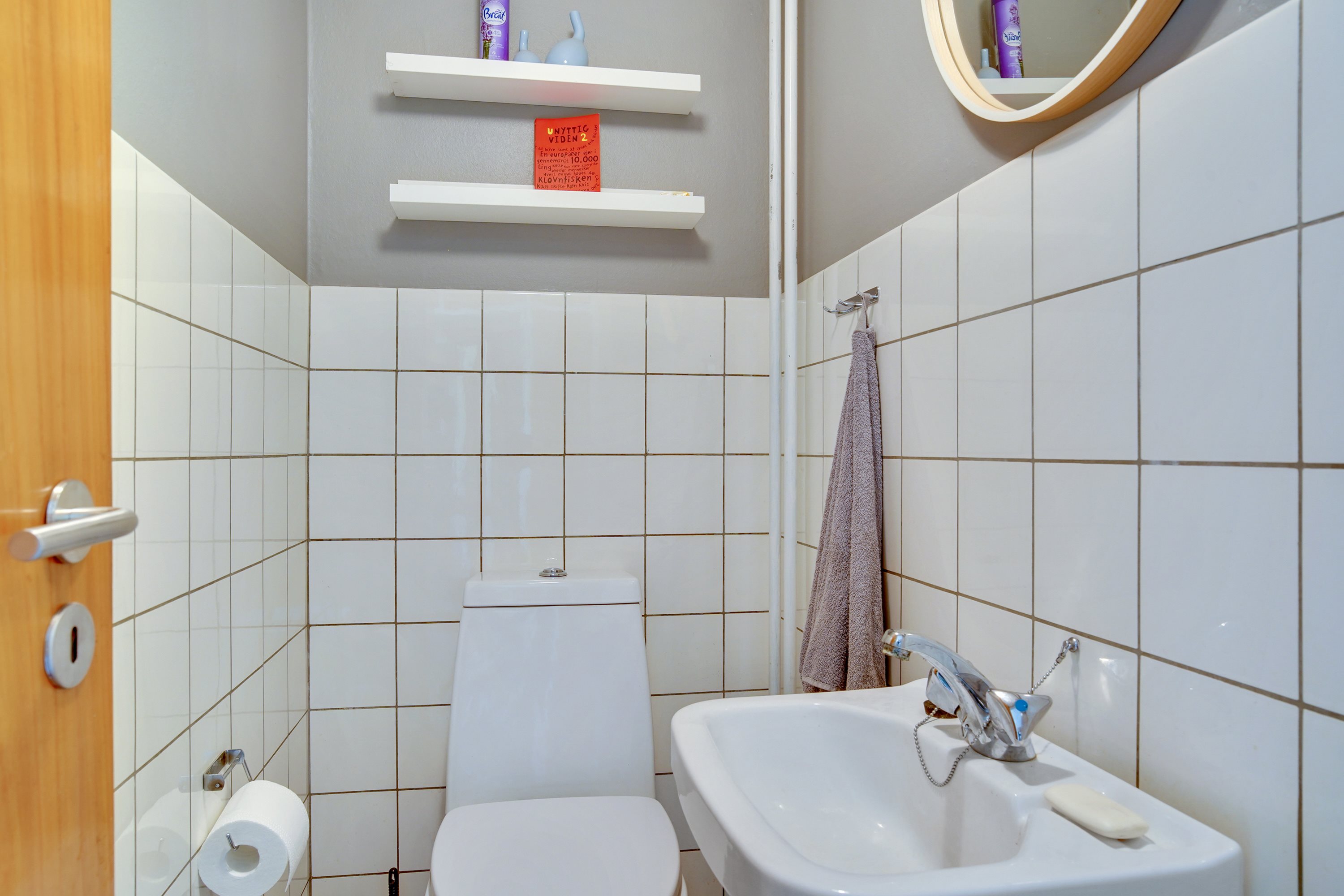 Fremhævet gæstetoilet billede i fuldskærmstilstand. Billede af Brøndenvej 11, 9750 Østervrå