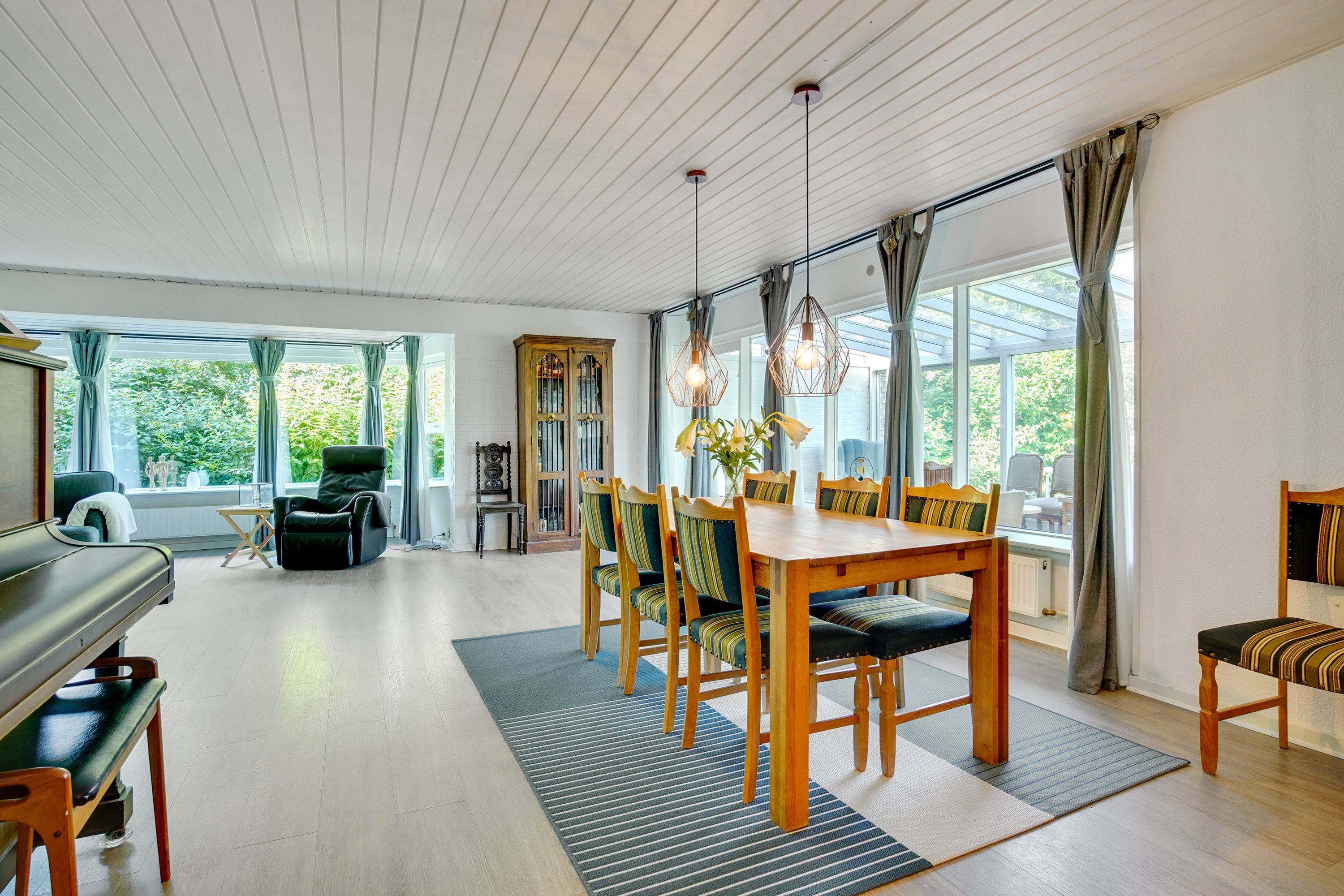 Fremhævet stue billede i fuldskærmstilstand. Billede af Brøndenvej 11, 9750 Østervrå