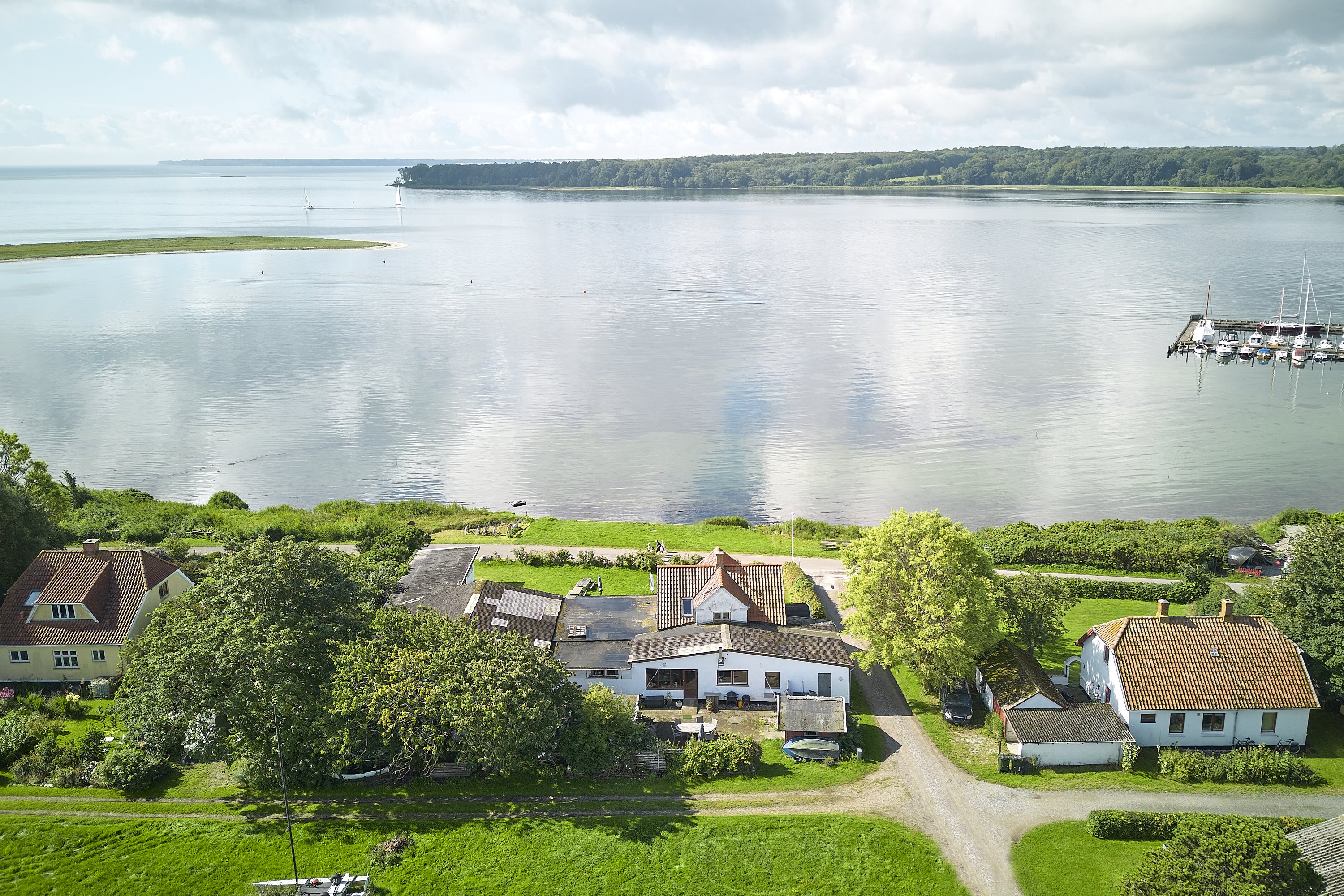 Miniaturebillede 1: luftfoto. Billede af Vestre Kirkevej 2, Hjarnø, 7130 Juelsminde