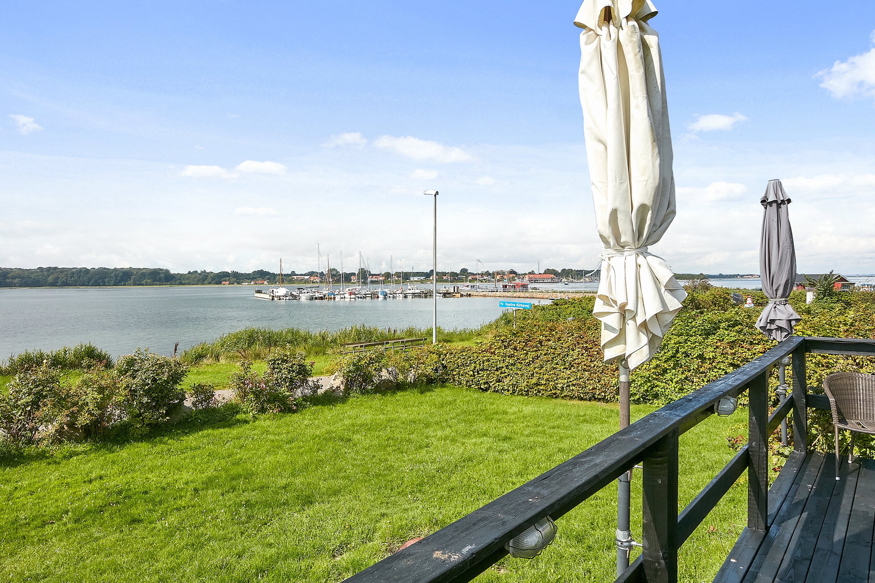 Fremhævet udsigt billede i fuldskærmstilstand. Billede af Vestre Kirkevej 2, Hjarnø, 7130 Juelsminde