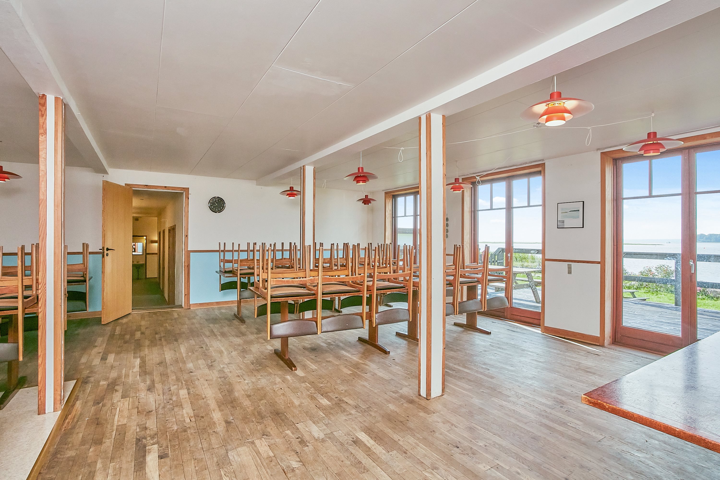 Fremhævet spiseplads billede i fuldskærmstilstand. Billede af Vestre Kirkevej 2, Hjarnø, 7130 Juelsminde