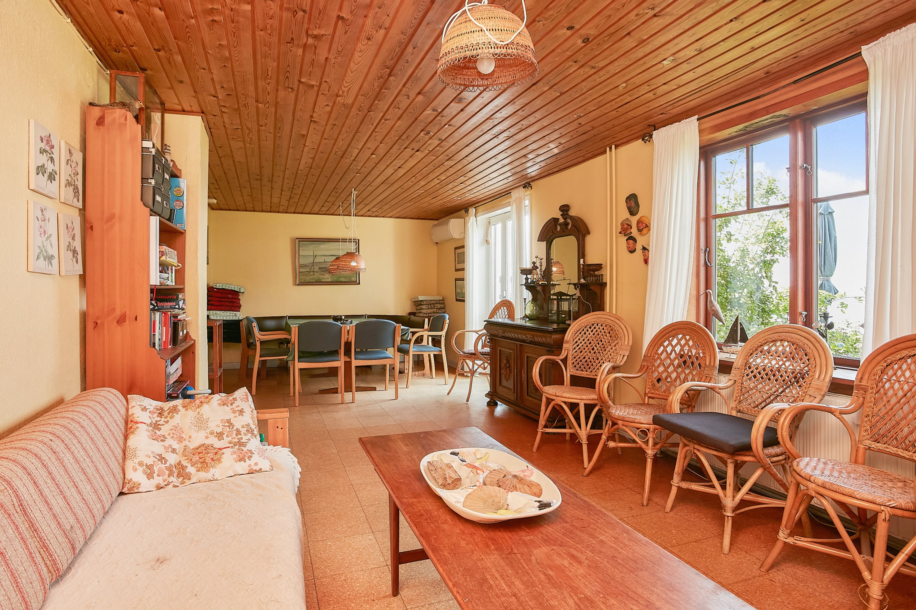 Fremhævet stue billede i fuldskærmstilstand. Billede af Vestre Kirkevej 2, Hjarnø, 7130 Juelsminde