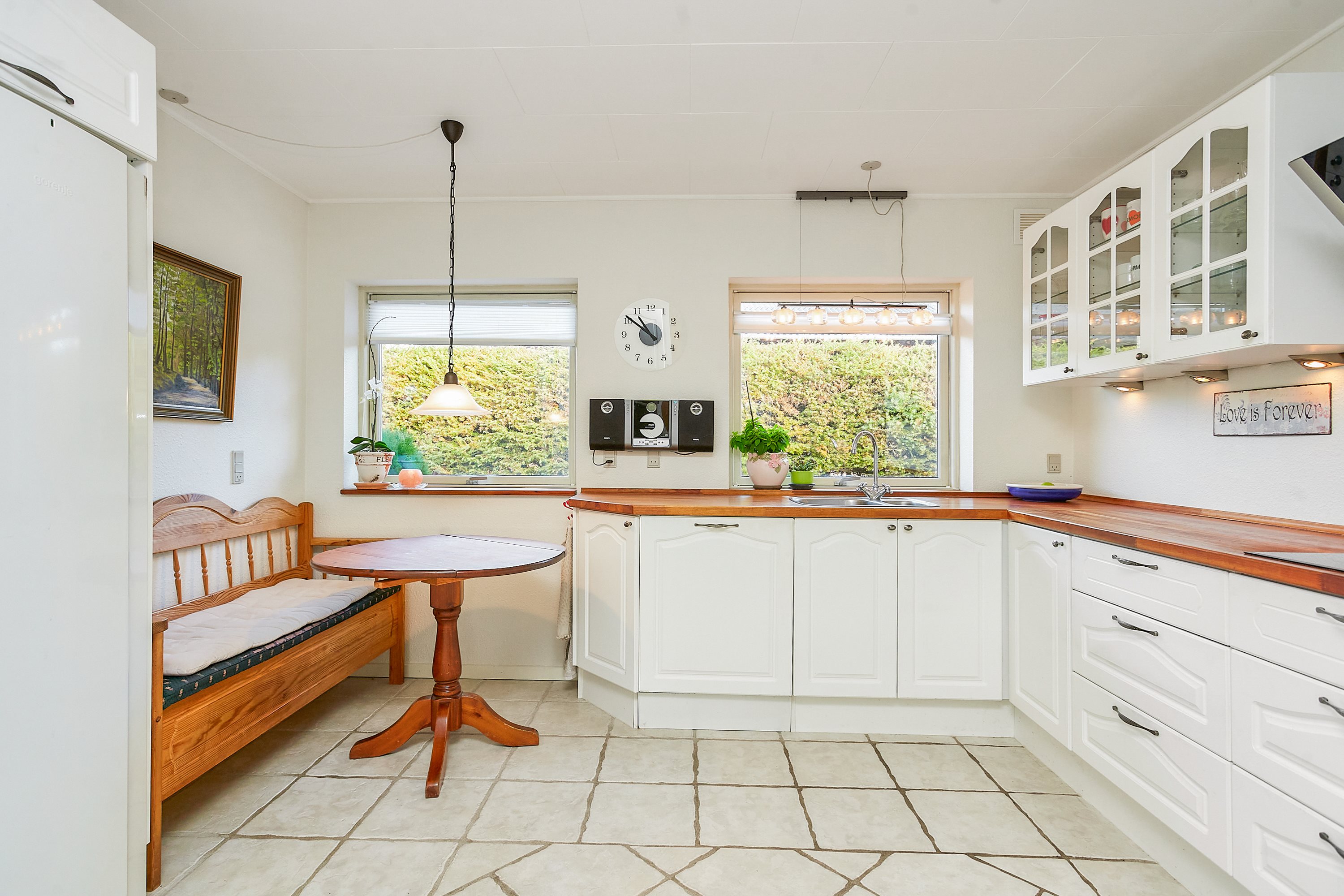 Fremhævet køkken billede i fuldskærmstilstand. Billede af Birkevej 7, 8783 Hornsyld