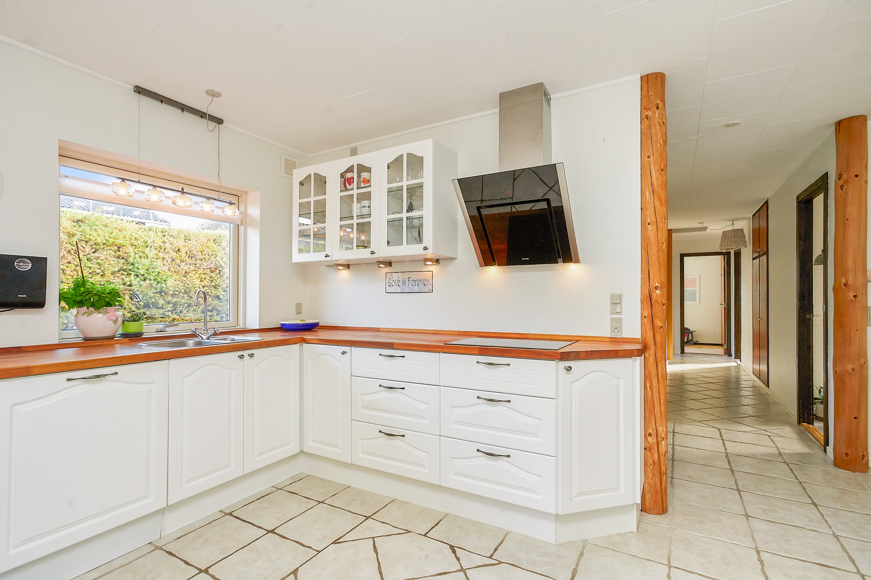 Fremhævet køkken billede i fuldskærmstilstand. Billede af Birkevej 7, 8783 Hornsyld