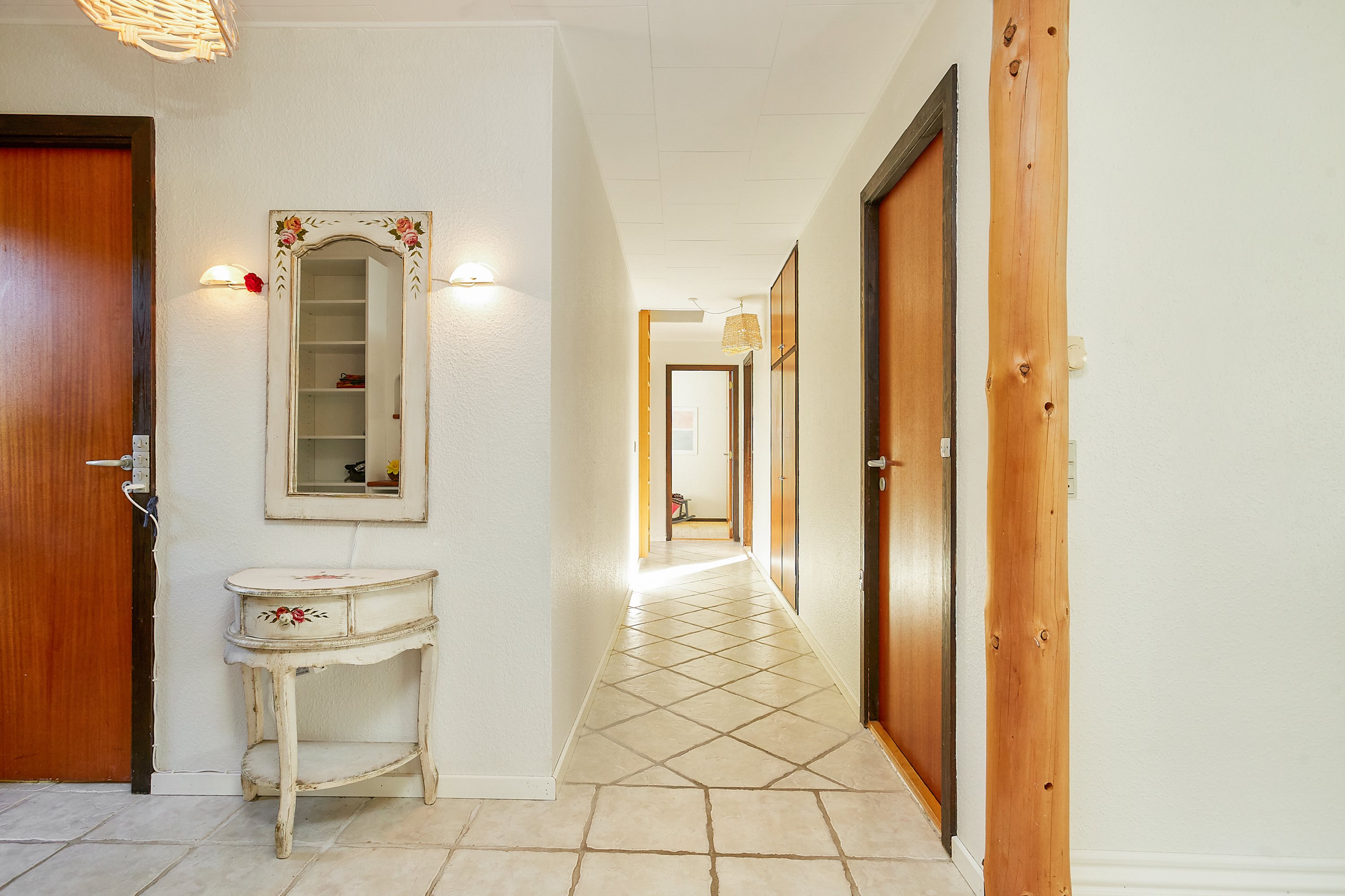 Fremhævet gang billede i fuldskærmstilstand. Billede af Birkevej 7, 8783 Hornsyld