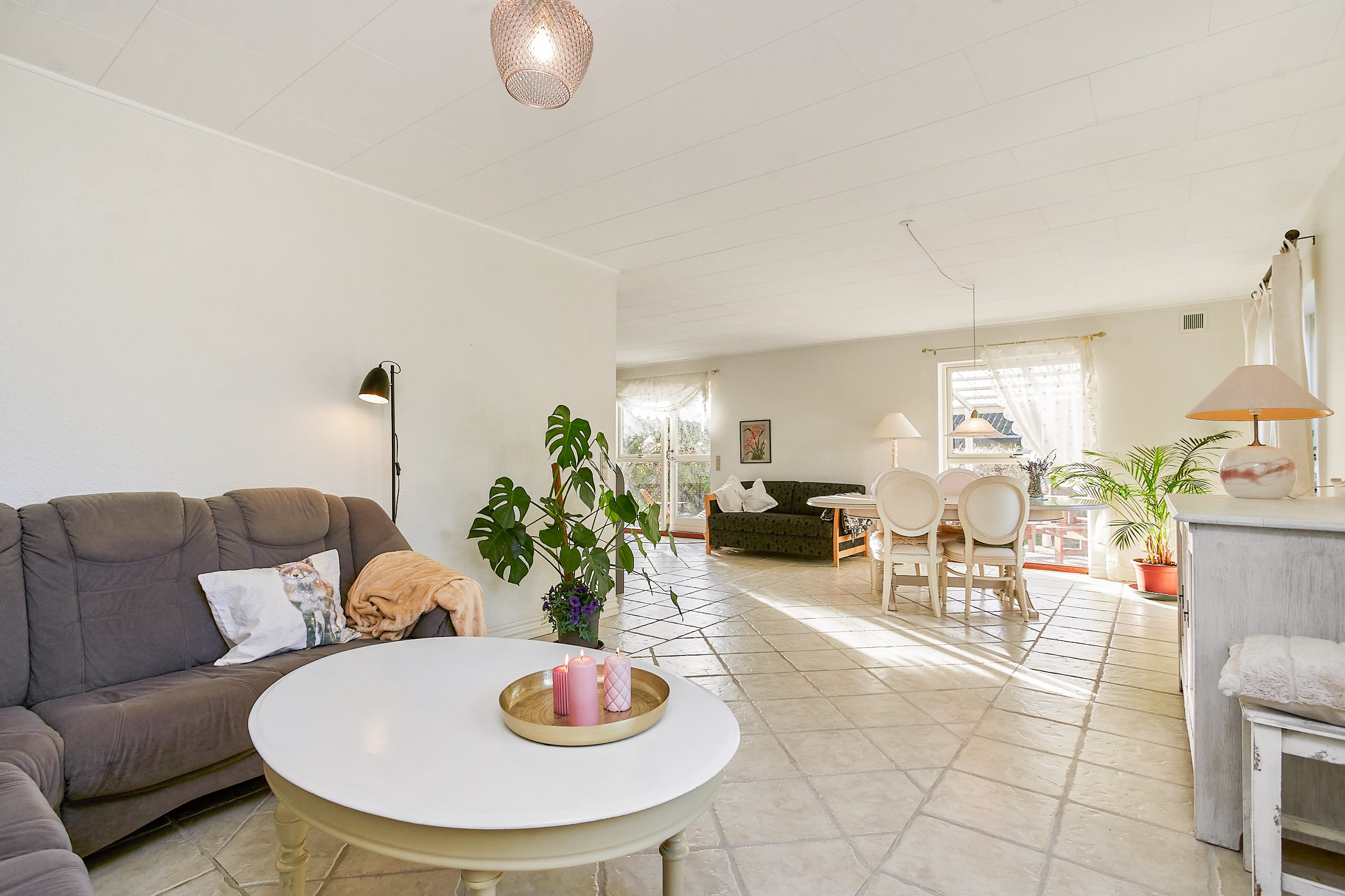 Fremhævet stue billede i fuldskærmstilstand. Billede af Birkevej 7, 8783 Hornsyld