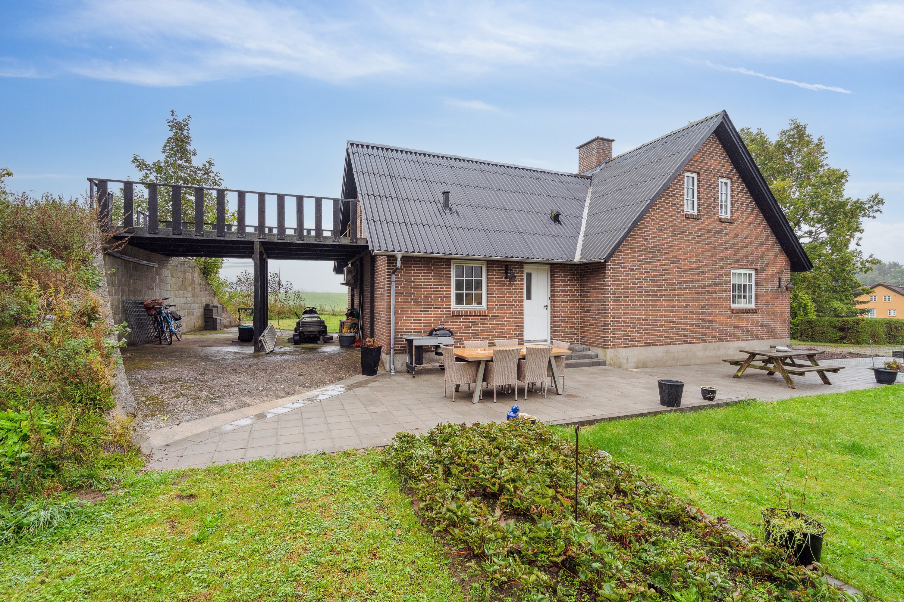 Miniaturebillede 1: set fra haven. Billede af Bystævnet 14, Bederslev, 5450 Otterup