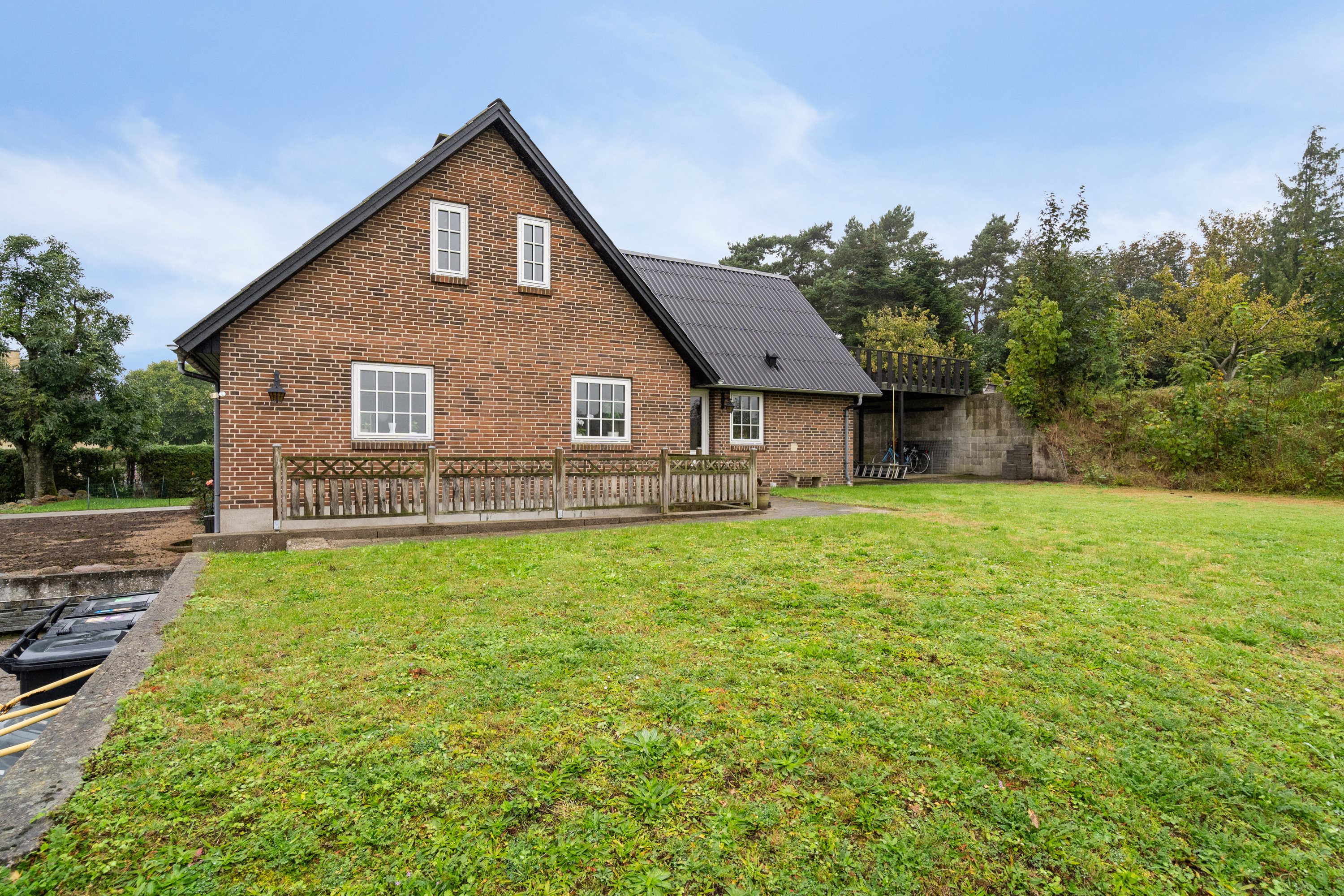 Fremhævet set fra haven billede i fuldskærmstilstand. Billede af Bystævnet 14, Bederslev, 5450 Otterup