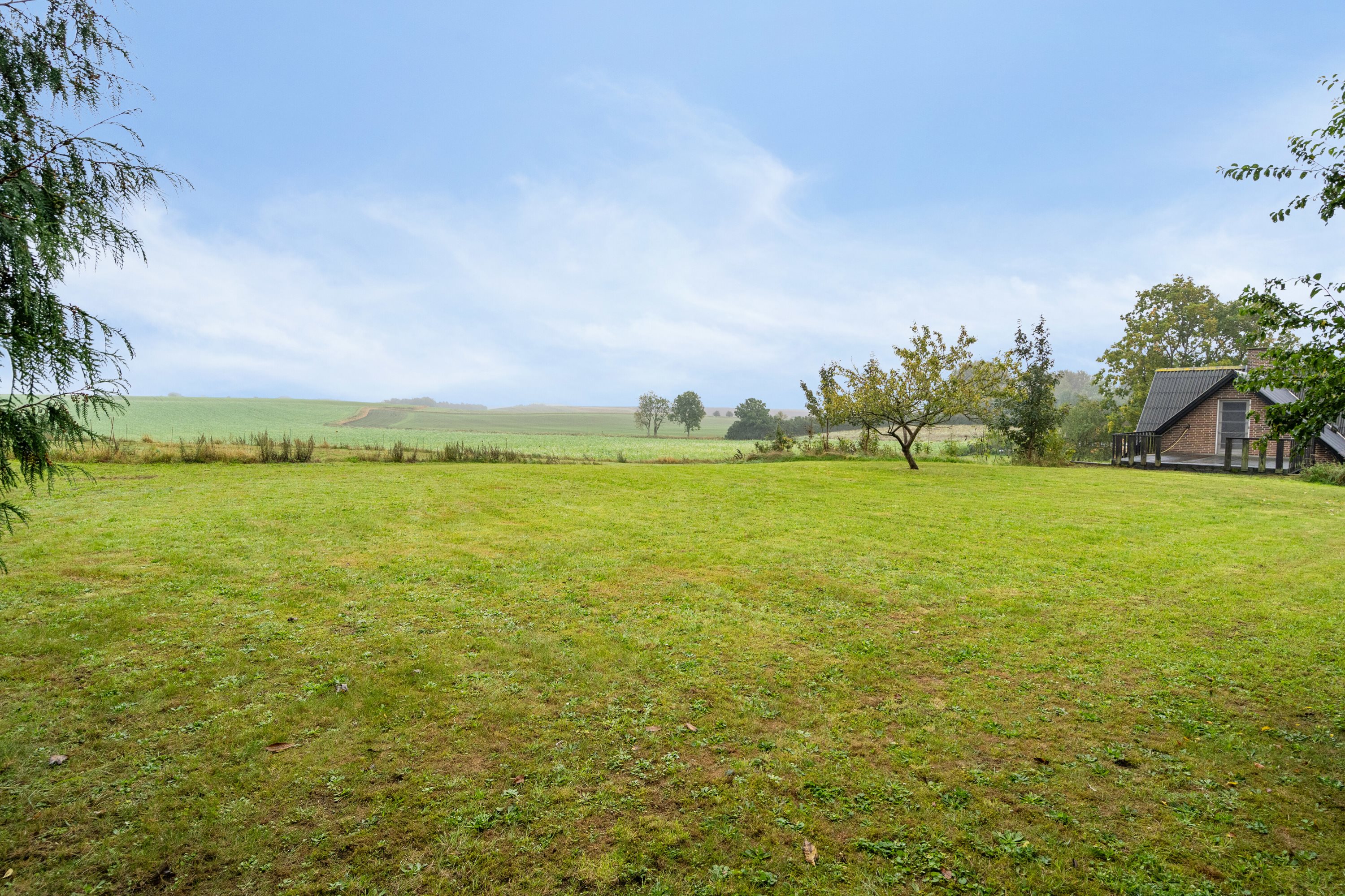 Fremhævet udendørs billede i fuldskærmstilstand. Billede af Bystævnet 14, Bederslev, 5450 Otterup