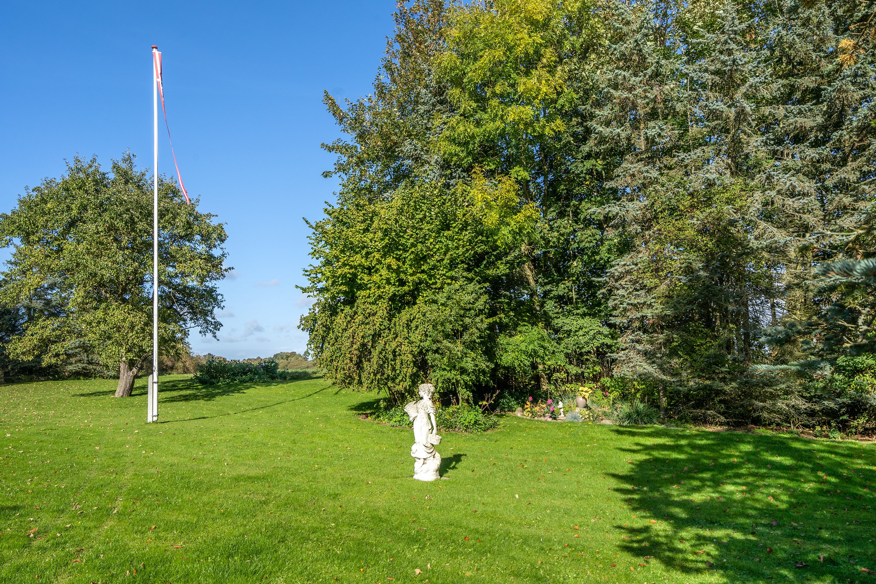 Fremhævet have billede i fuldskærmstilstand. Billede af Vollerup Gårde 7, 4200 Slagelse