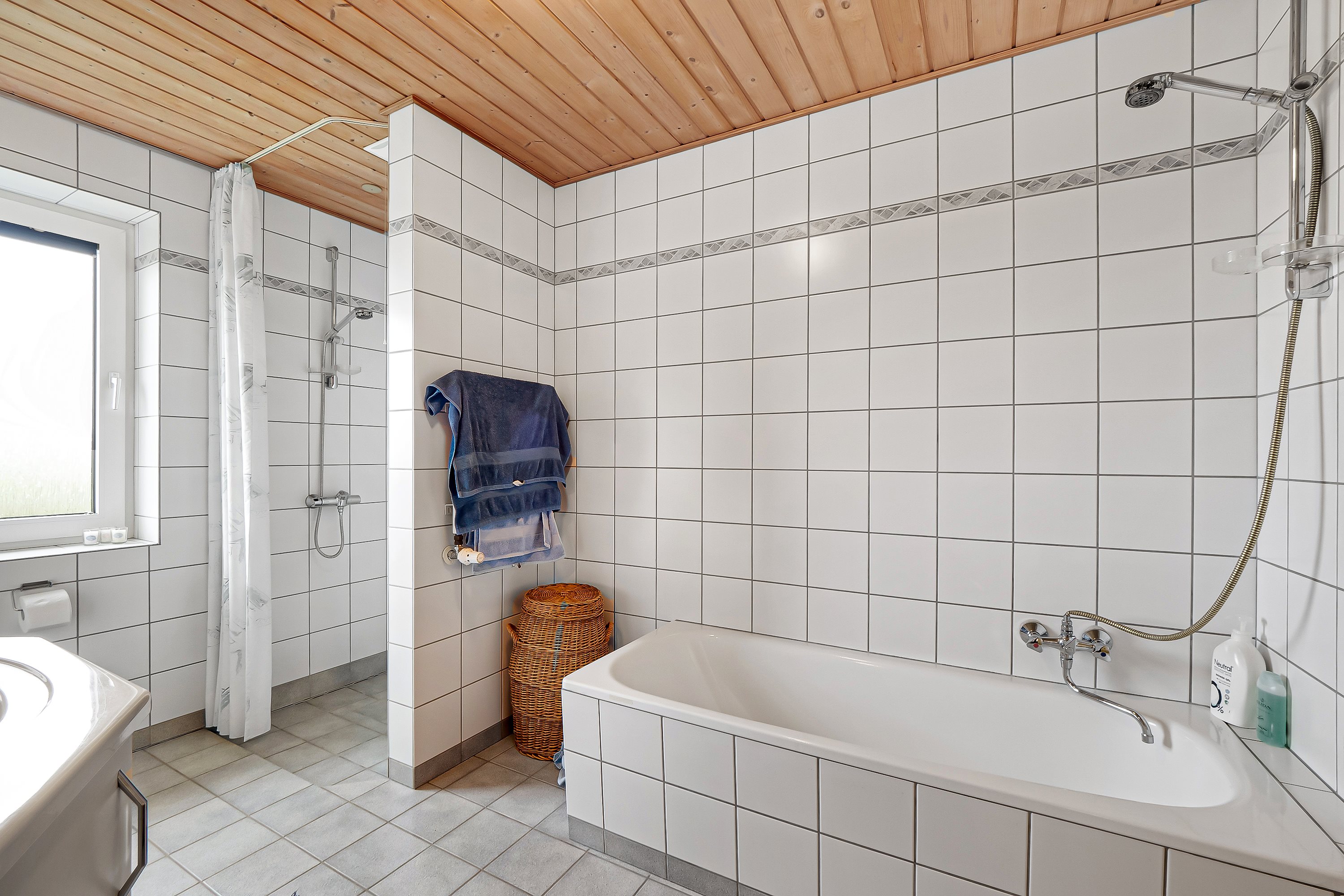 Fremhævet badeværelse billede i fuldskærmstilstand. Billede af Gammel Vodstrupvej 12, Vodstrup, 7900 Nykøbing M